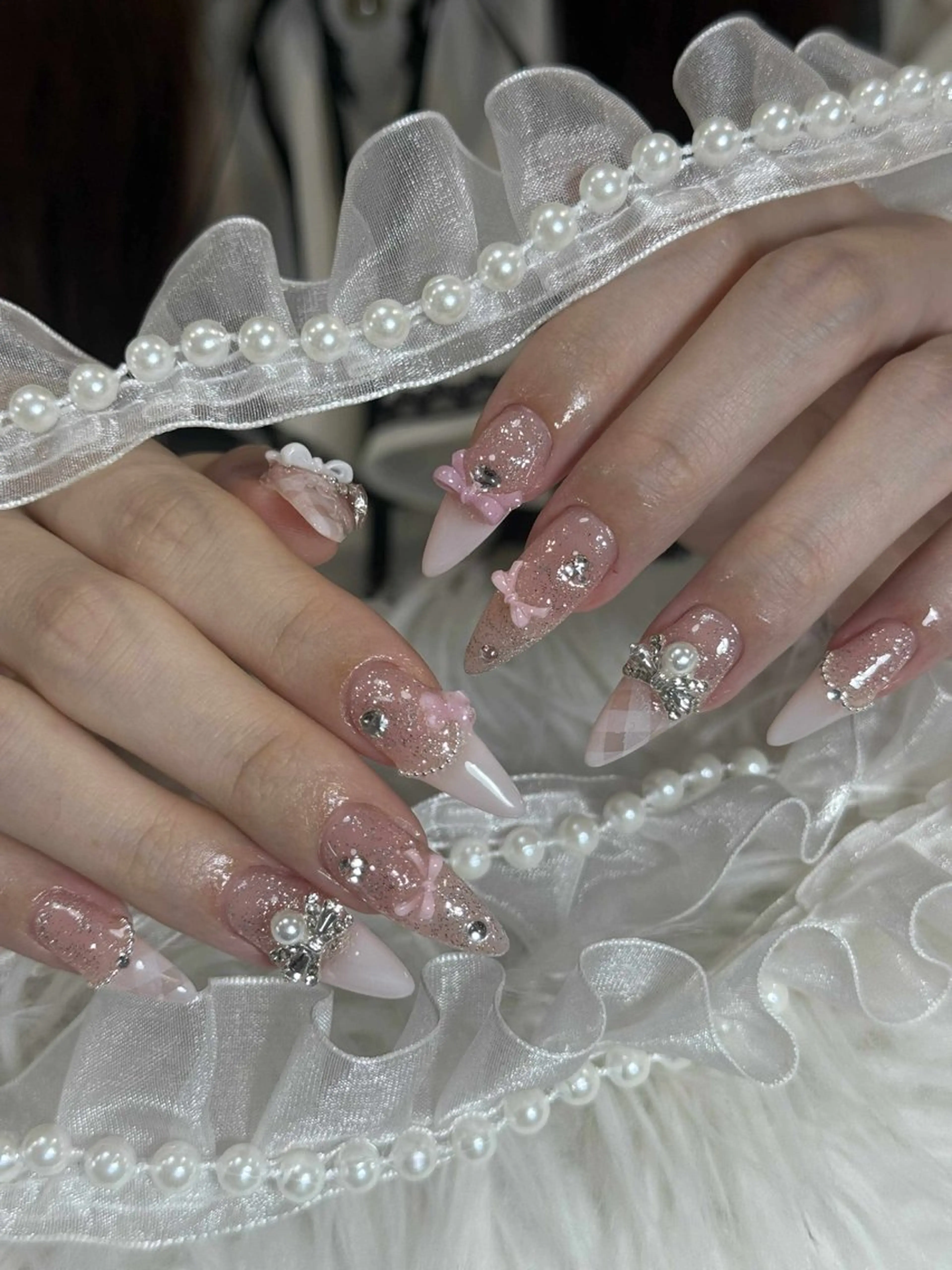 ネイル ボルドー ブラウン チークネイル ドット フットネイル ハンドネイル Julli nail studio所属・Julli NailStudioのネイルデザイン