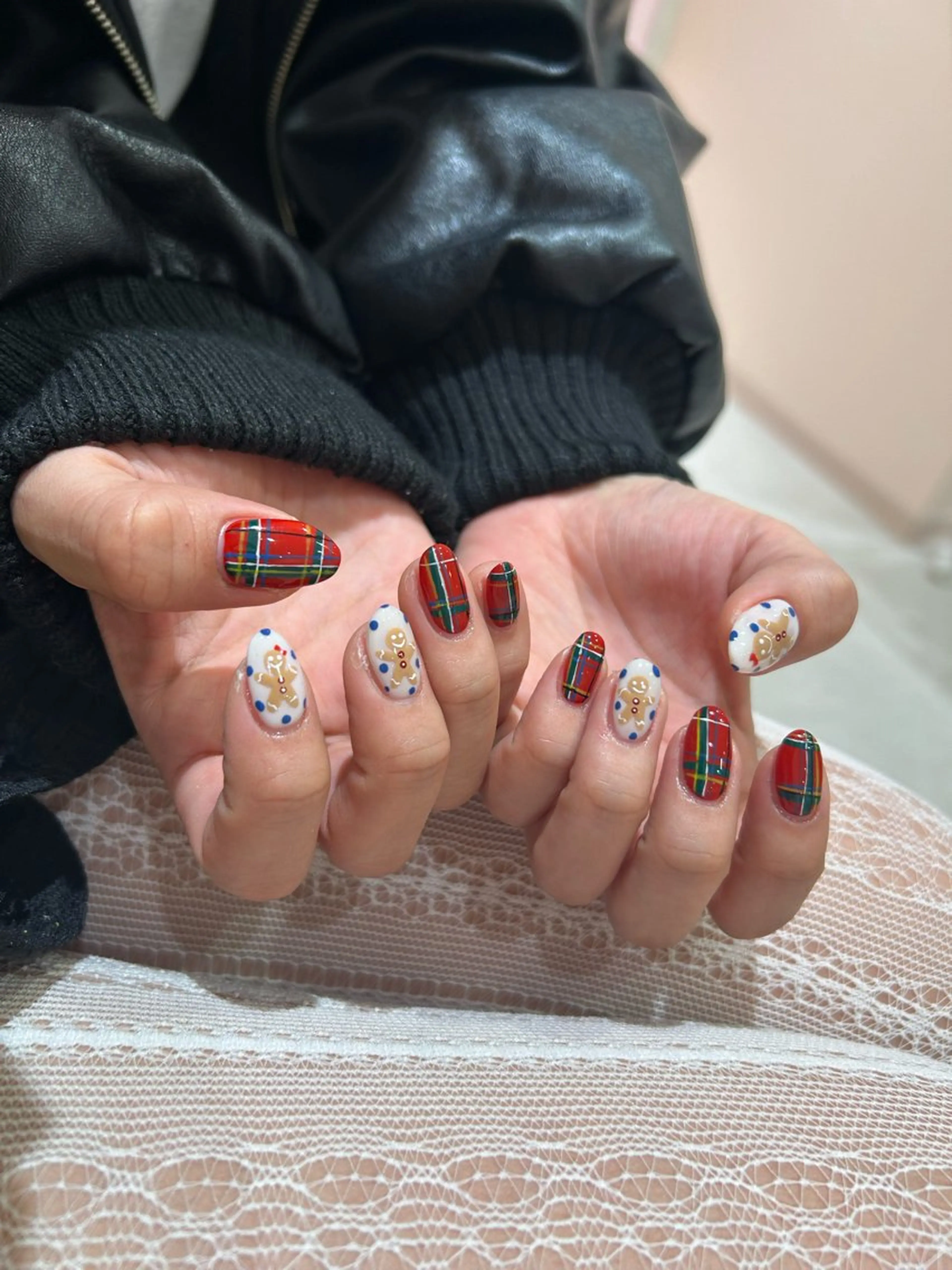 ネイル 冬ネイル クリスマス ハンドネイル LUCY心斎橋/ Yuzuki🍒のネイルデザイン