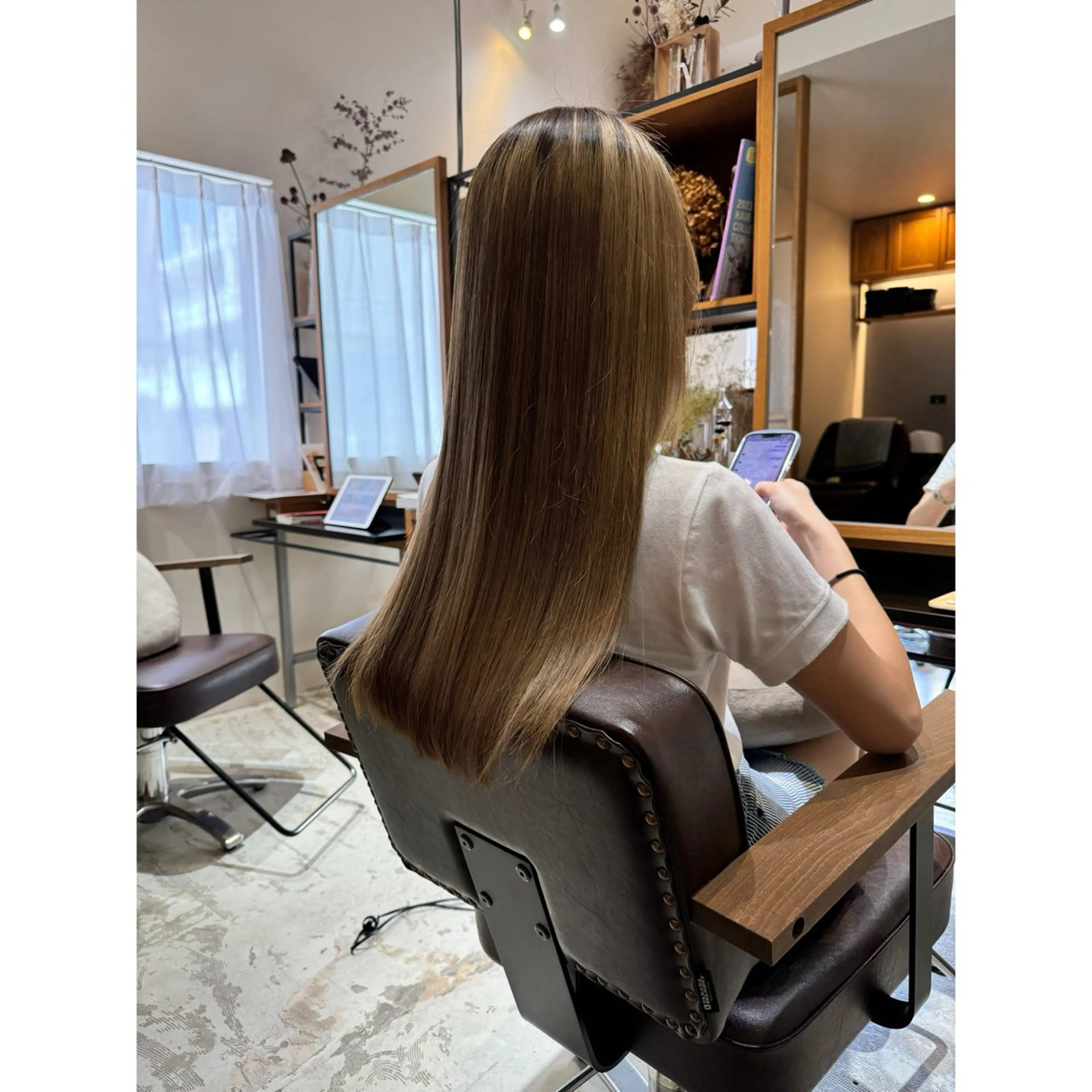 ロング 喜友名洸季 anoneのヘアスタイル