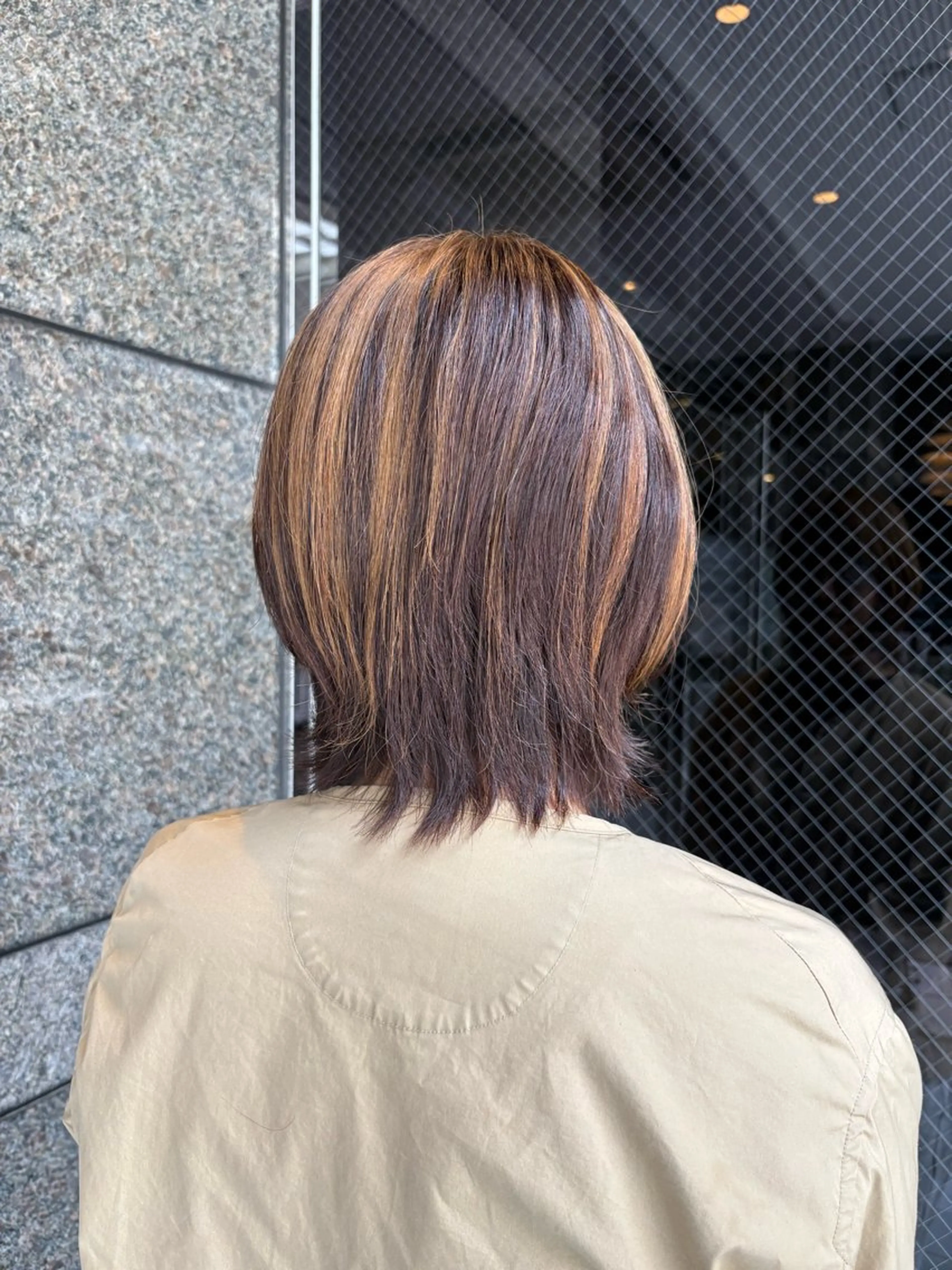 ミディアム ウルフカット 龍 小都乃のヘアスタイル