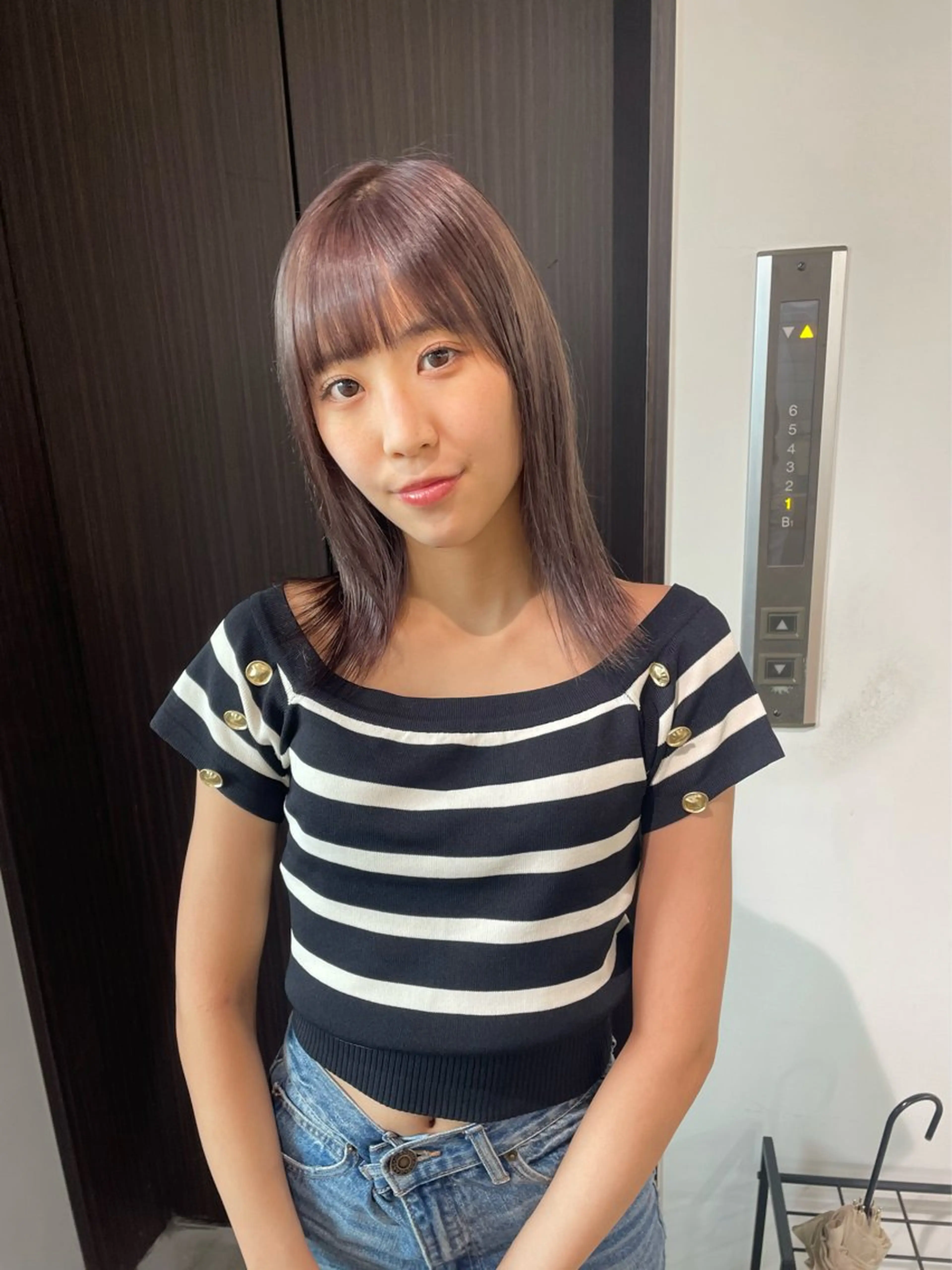 ミディアム カラー 透明感カラー グレージュ ヘアカラー トリートメント MIU/ルーツカラー ボブ/顔周りレイヤーのヘアスタイル