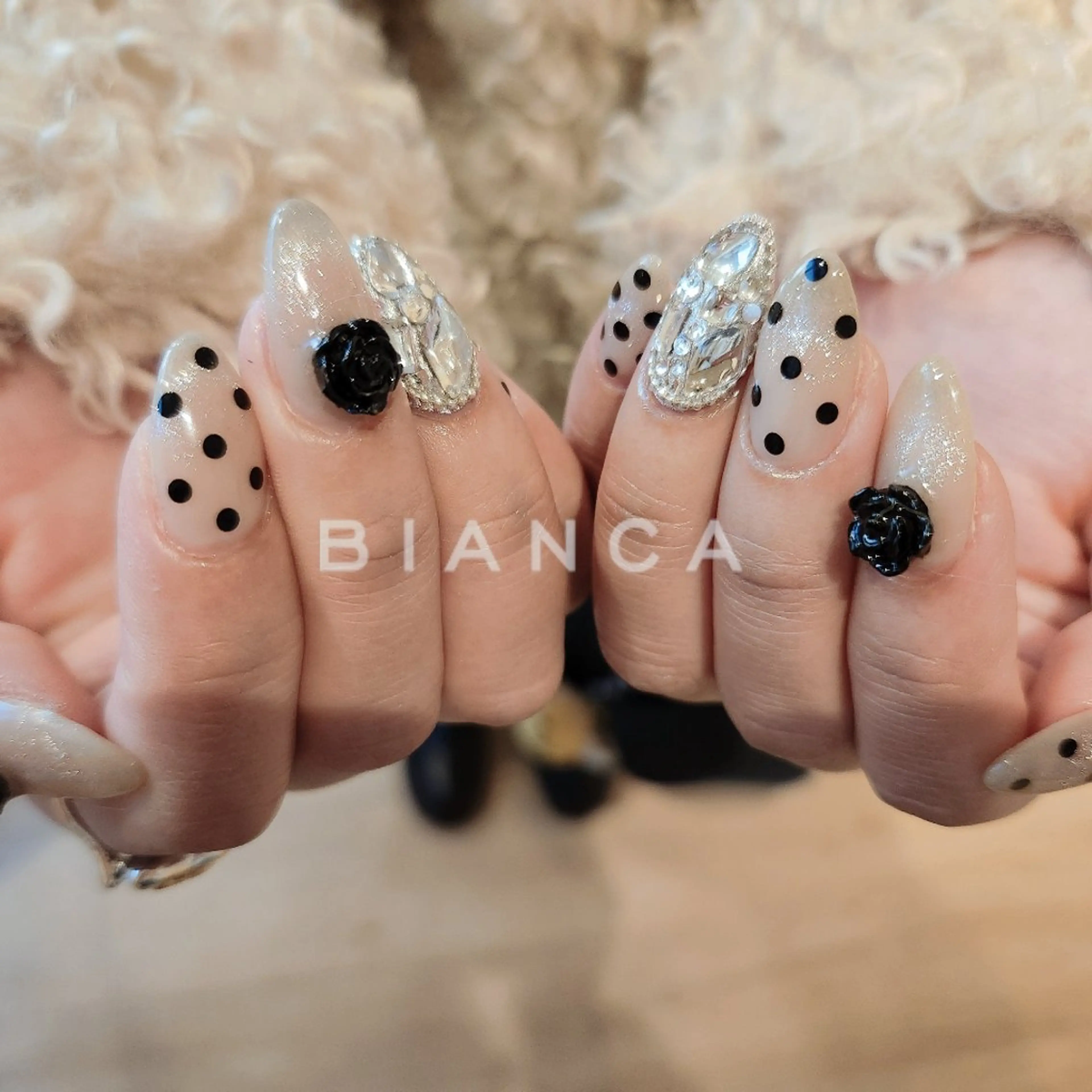 ネイル ドット キラキラネイル マグネットネイル 持ち込み ワンホンネイル ハンドネイル Bianca名駅店 あゆのネイルデザイン