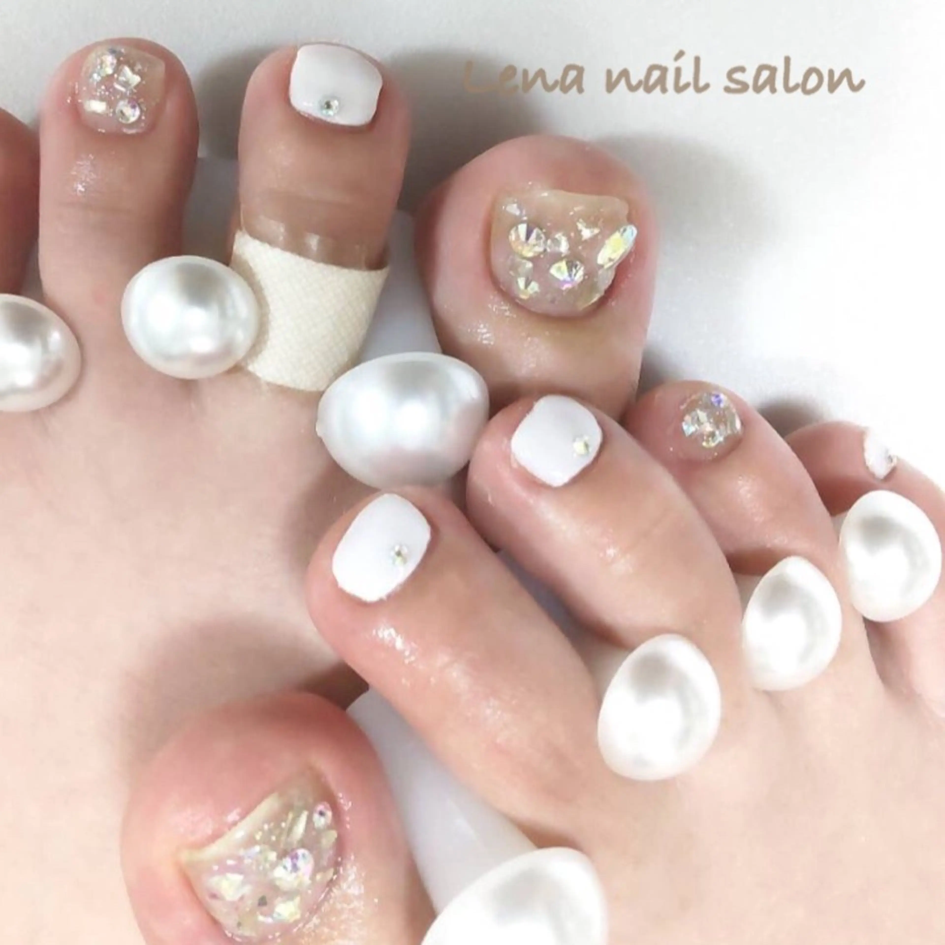 ネイル オーロラネイル フットネイル キラキラネイル フットネイル 自爪育成ネイルケア Lena  nailのネイルデザイン