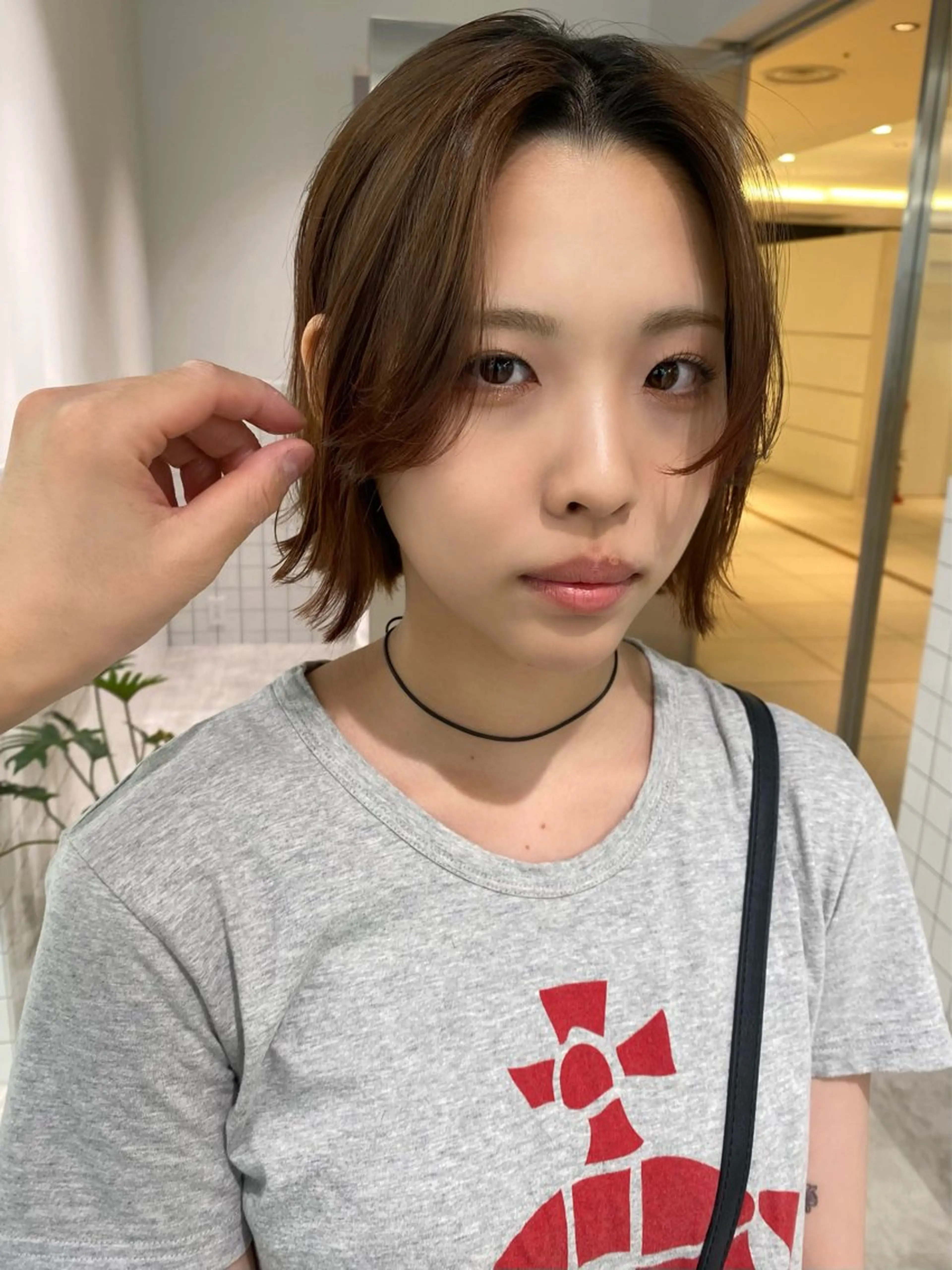 ミディアム カラー ミディアムパーマ レイヤーカット カット ヘアカラー トリートメント 似合わせカット レイヤーボブウルフのヘアスタイル