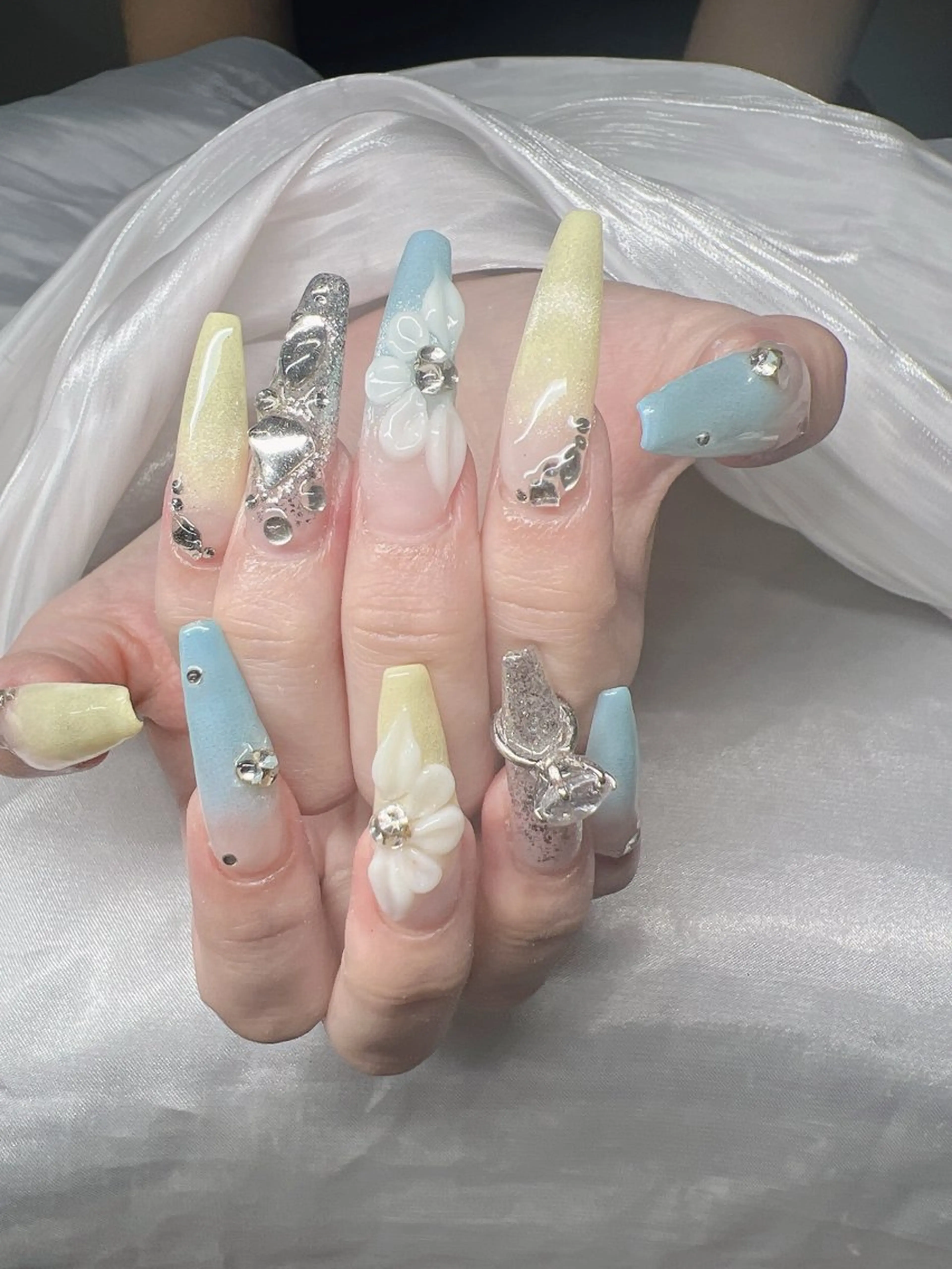 ネイル ハンドネイル Lee Nailsのネイルデザイン
