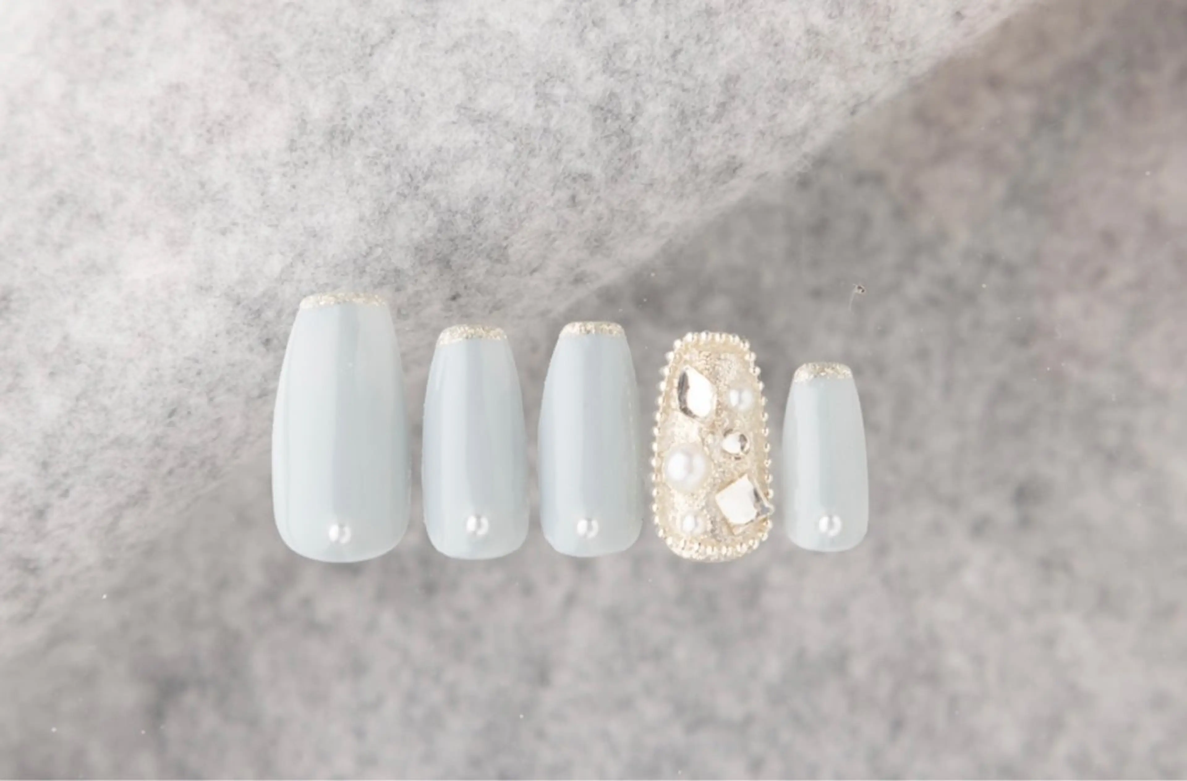 ネイル ジェルネイル パラジェル VINGT NAIL みなとみらい馬車道所属・千葉 朱莉のネイルデザイン