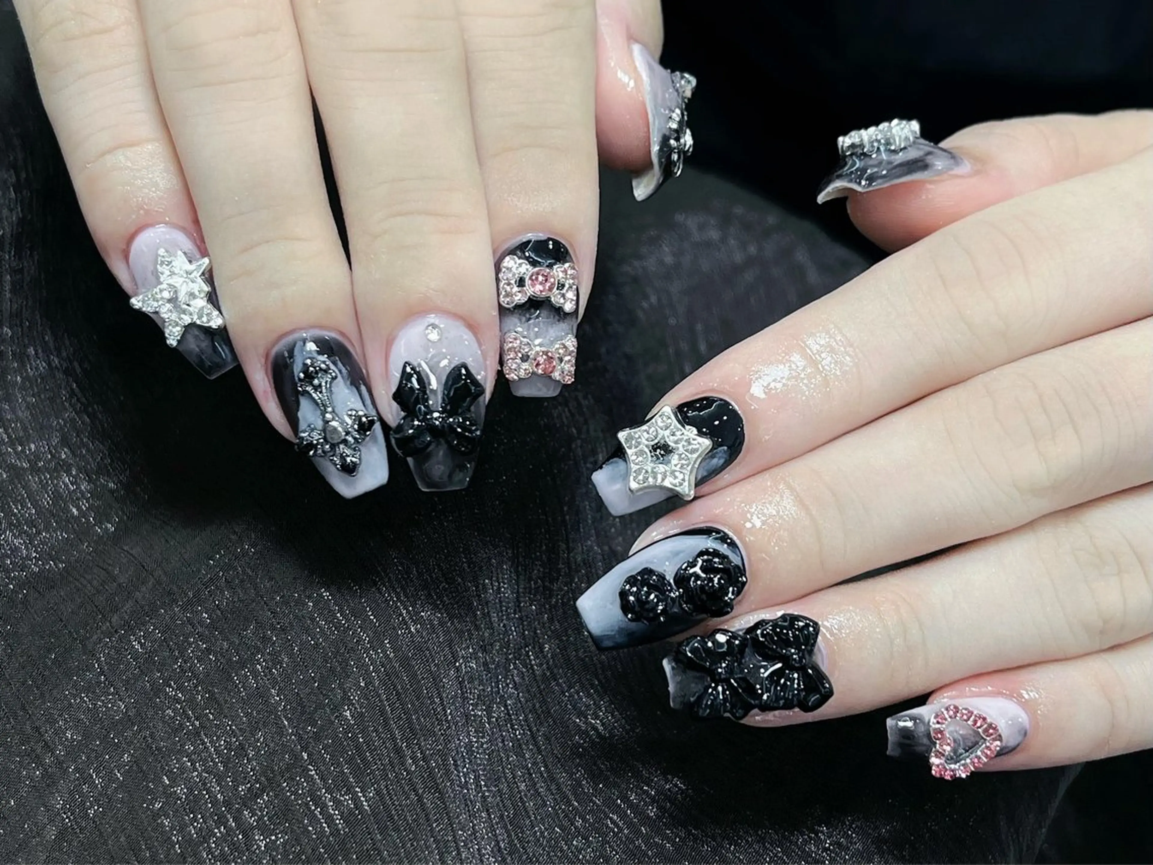 ミディアム ハンドネイル Echo Nail Salonのネイルデザイン