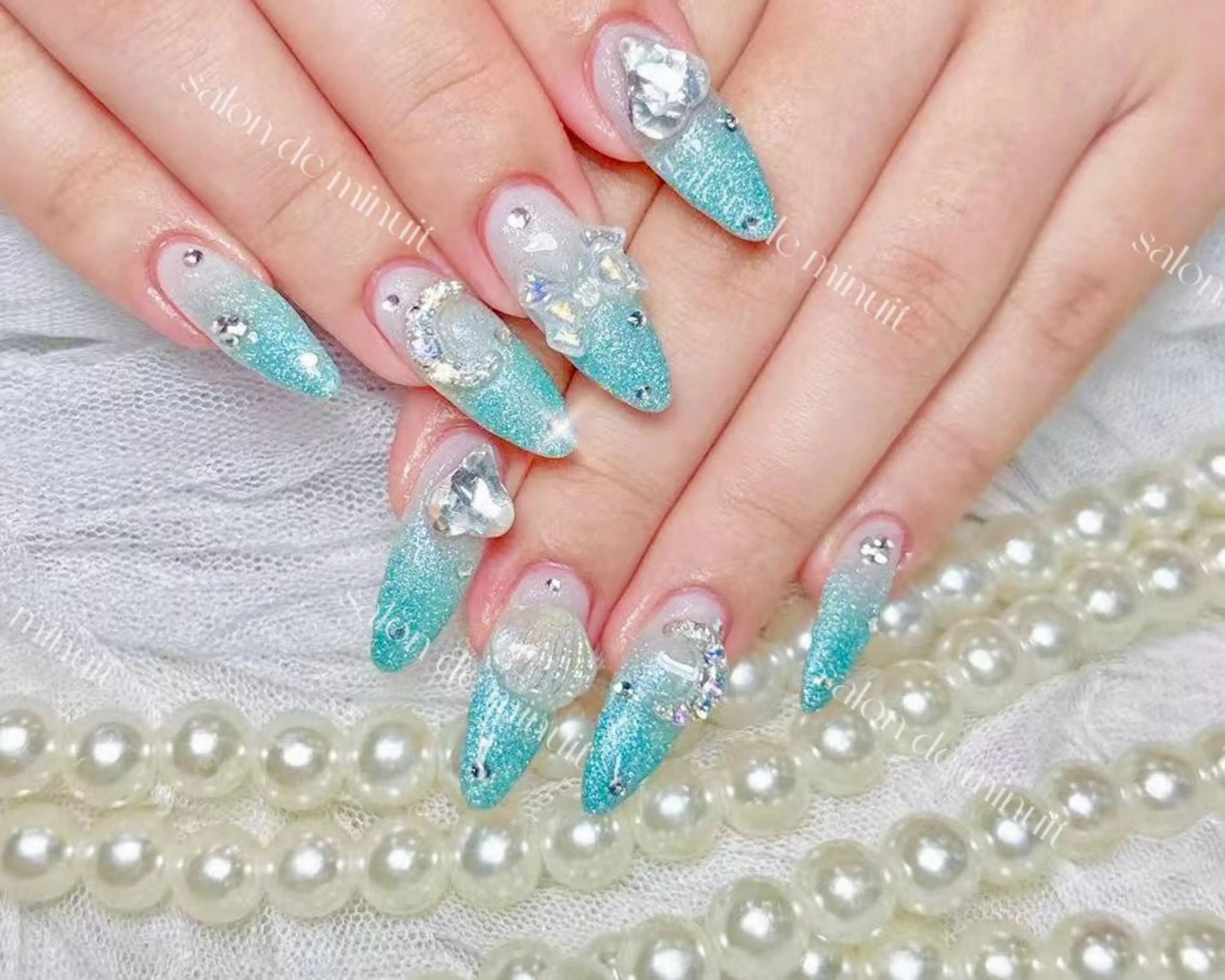 ネイル Salon de Minuit🦩のネイルデザイン