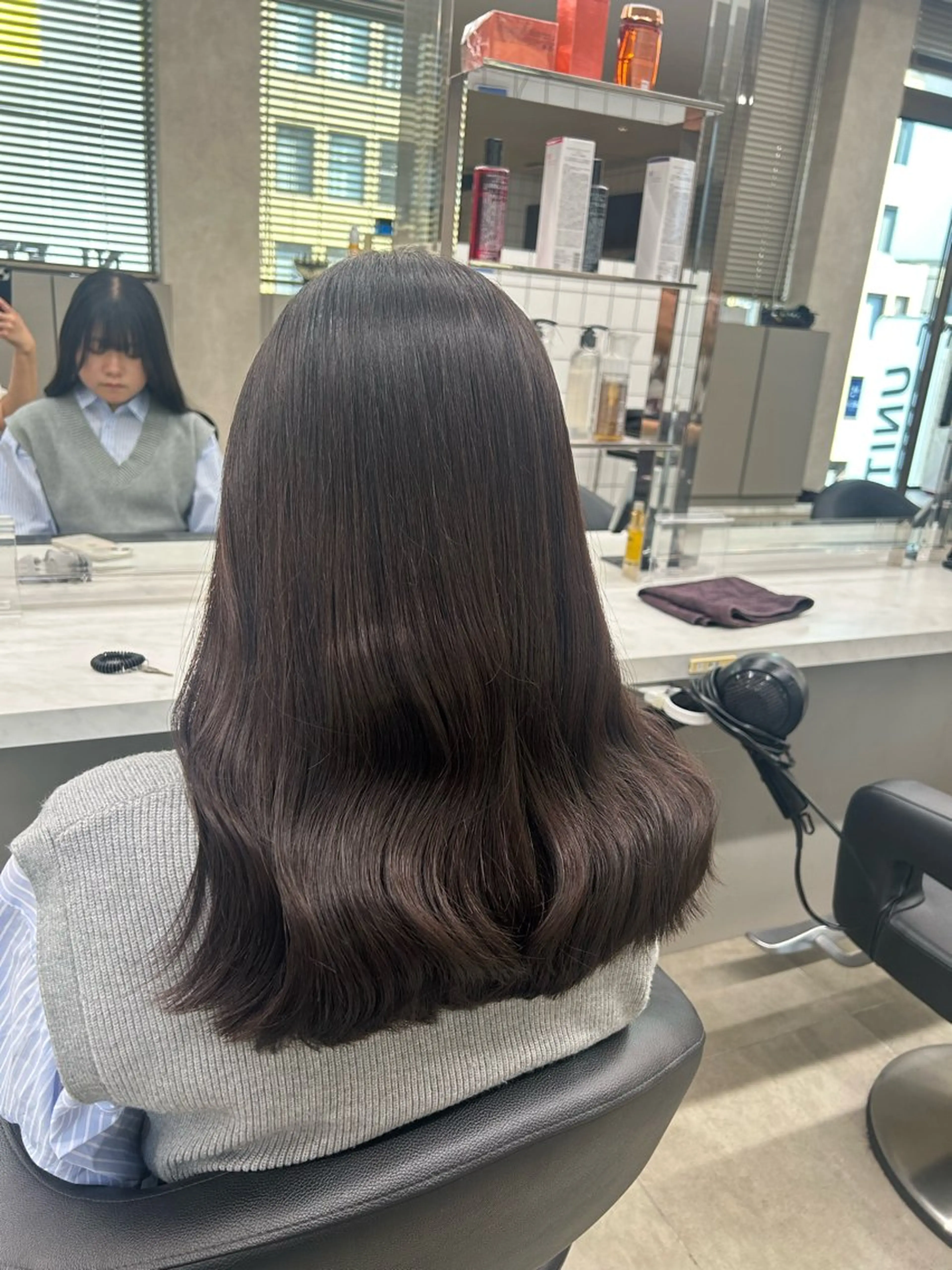 カラー ベージュ／ピンク【く すみカラー】レイヤーのヘアスタイル
