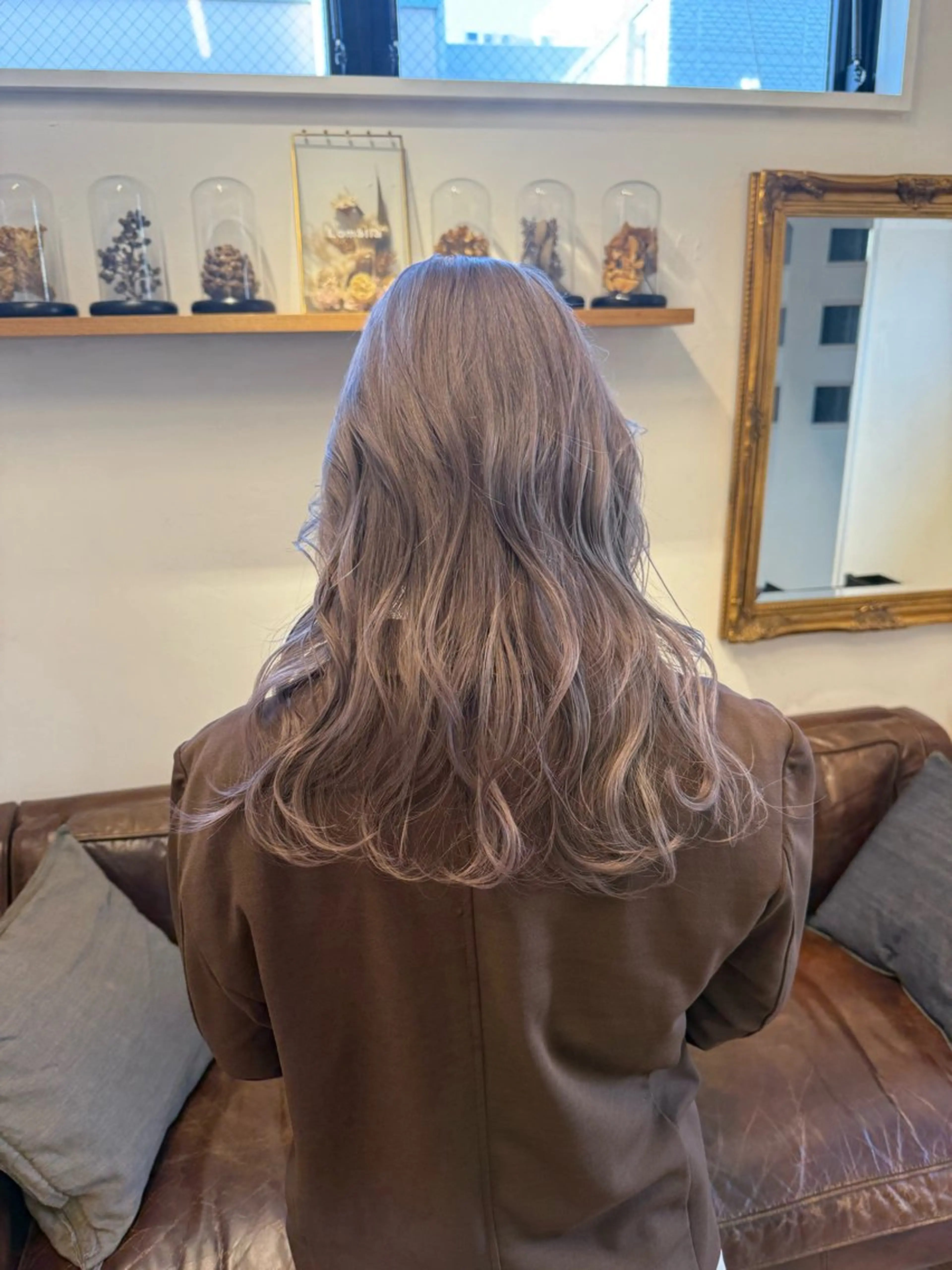 セミロング カラー ミルクティー× グレージュMOMOのヘアスタイル