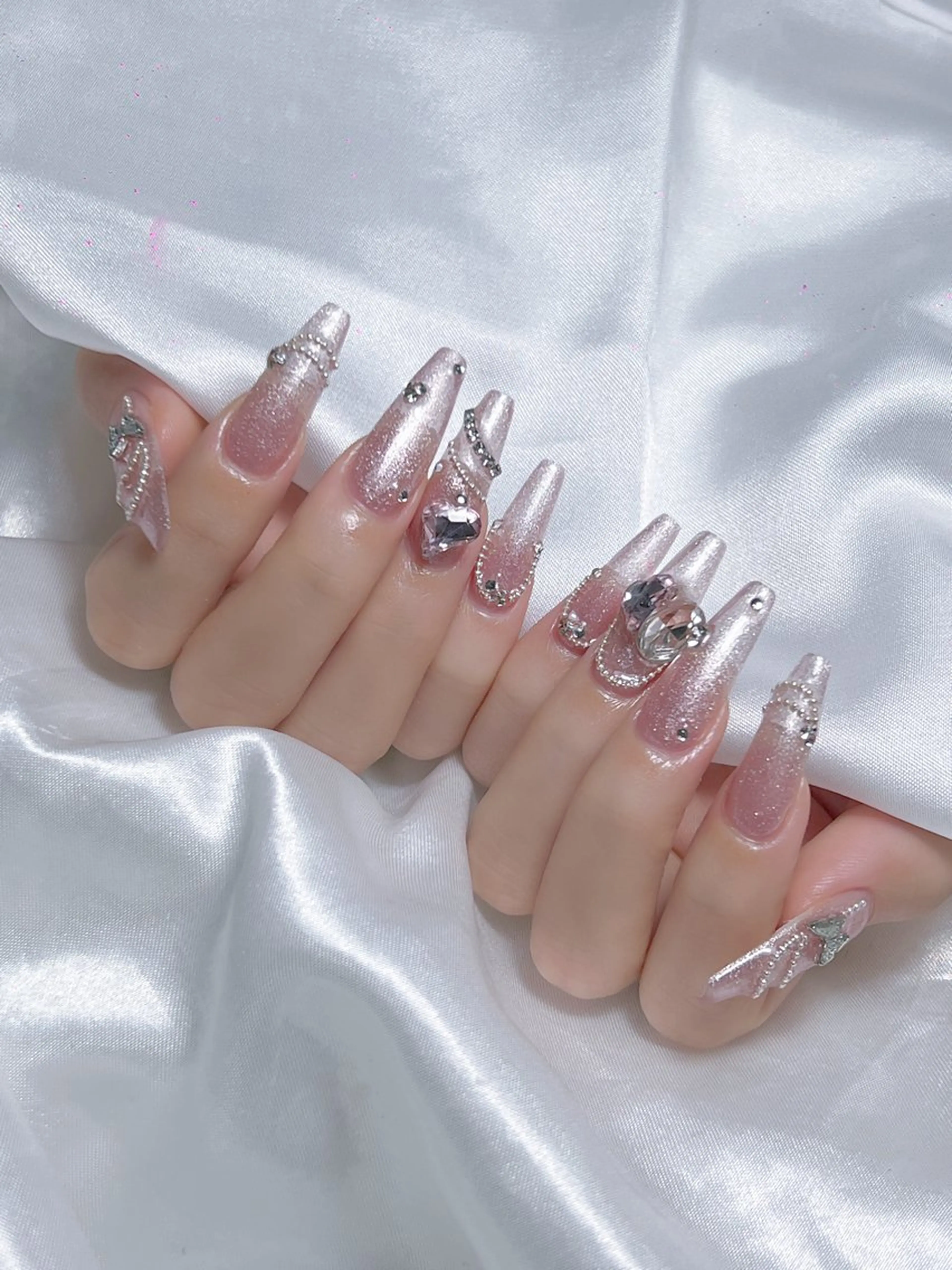 ネイル LEELA NAIL STUDIO所属・LEELA NAIL STUDIOのネイルデザイン