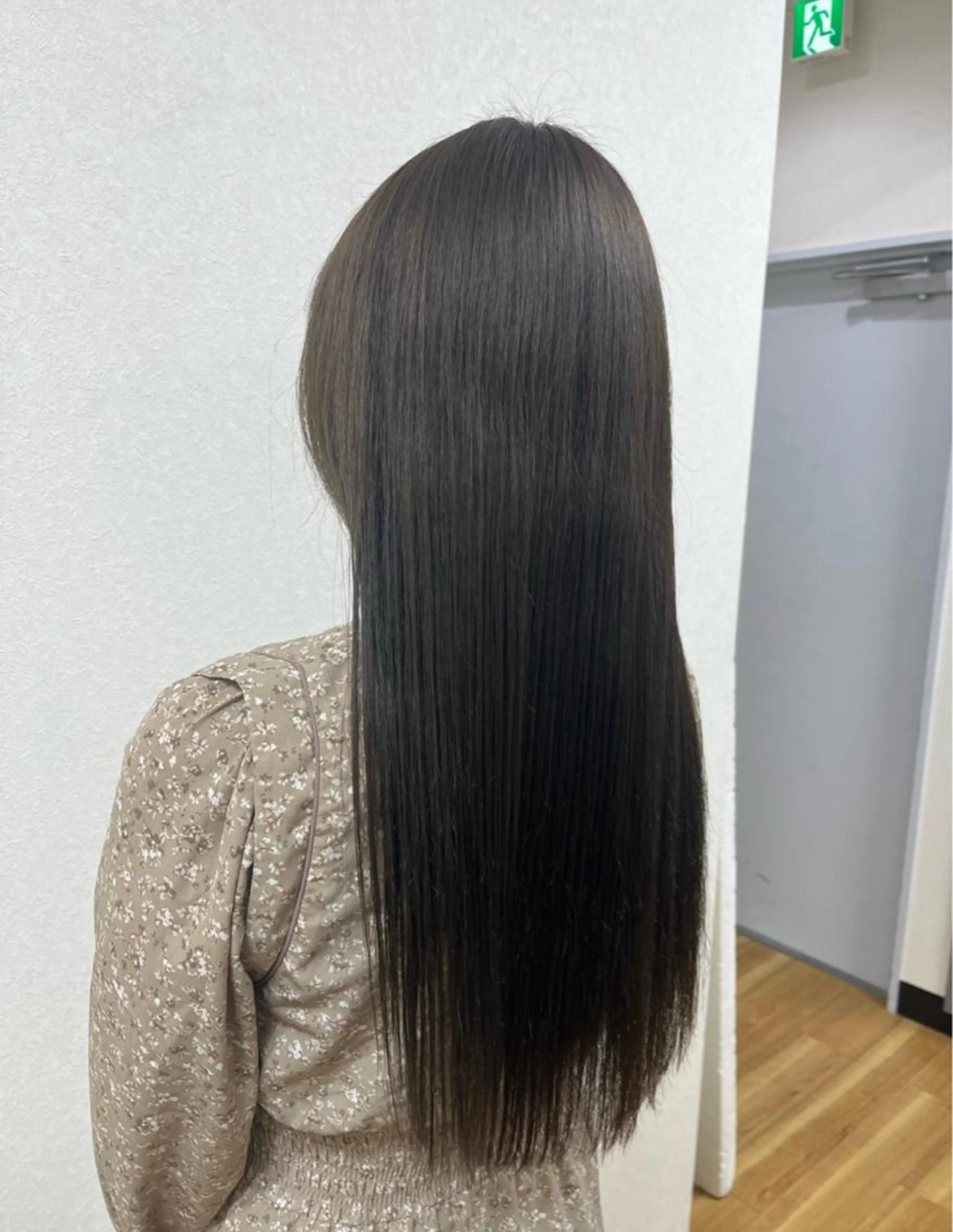 ロング カラー オリーブカラー nana by pique所属・石津 瑚々奈のヘアスタイル