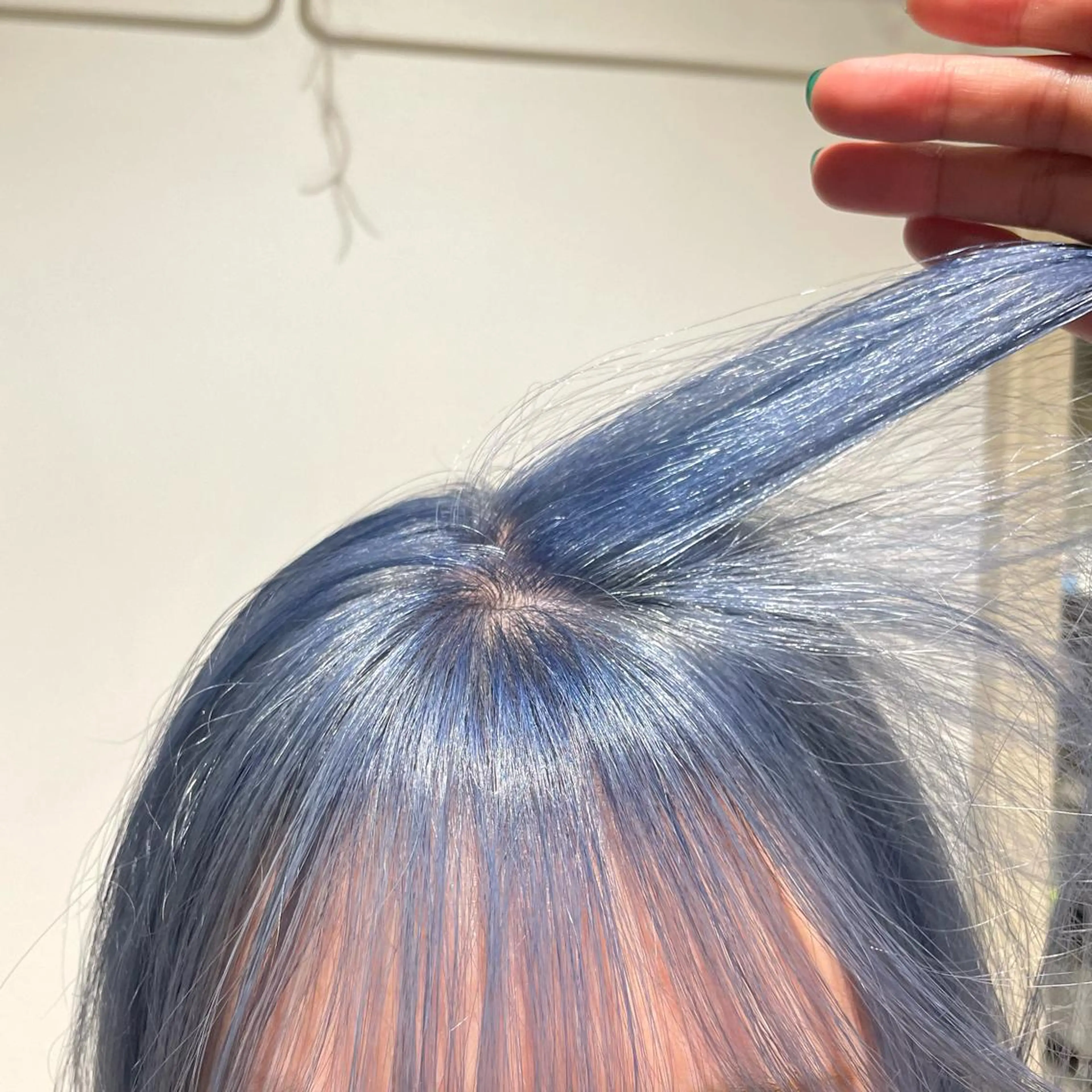 ミディアム カラー ブリーチ ブルーカラー ケアブリーチ 透明感カラー ヘアカラー ハイトーン🦄ネイル 💞のぶちのネイルデザイン