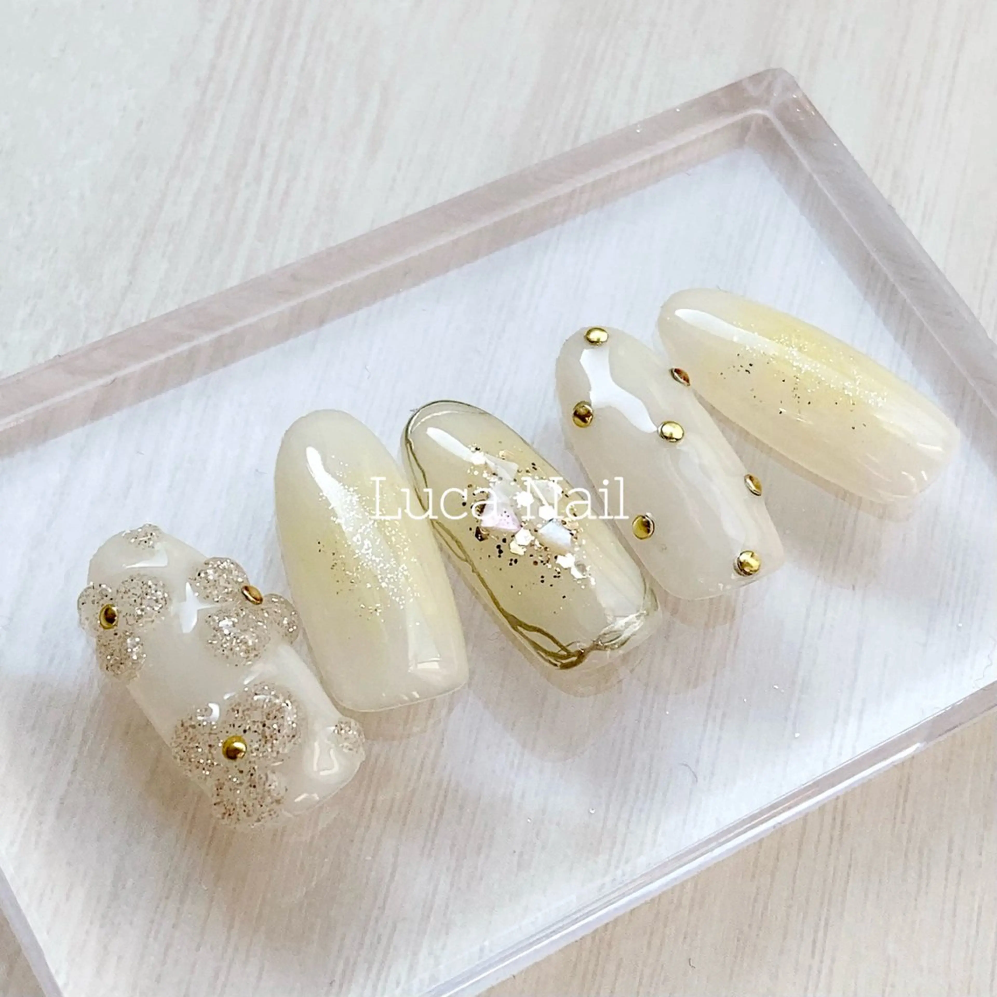 ネイル チークネイル ドット フラワーネイル ぷっくりネイル ハンドネイル ハンドケア Luca  Nail所属・Luca Nail 🌼yu-kaのネイルデザイン