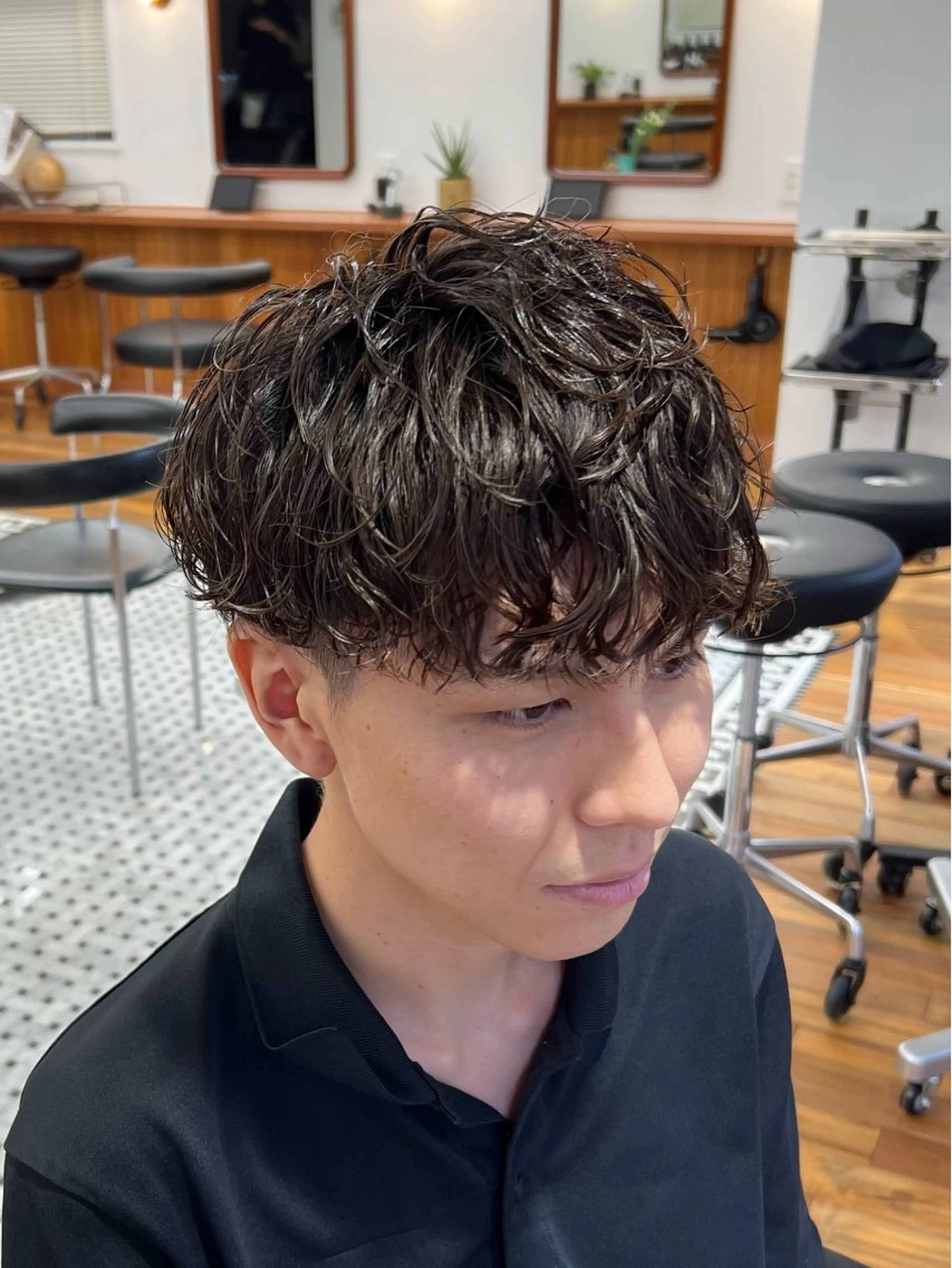 ショート パーマ メンズ カット パーマ メンズサロン✂️ スキンフェード伊藤陸のヘアスタイル