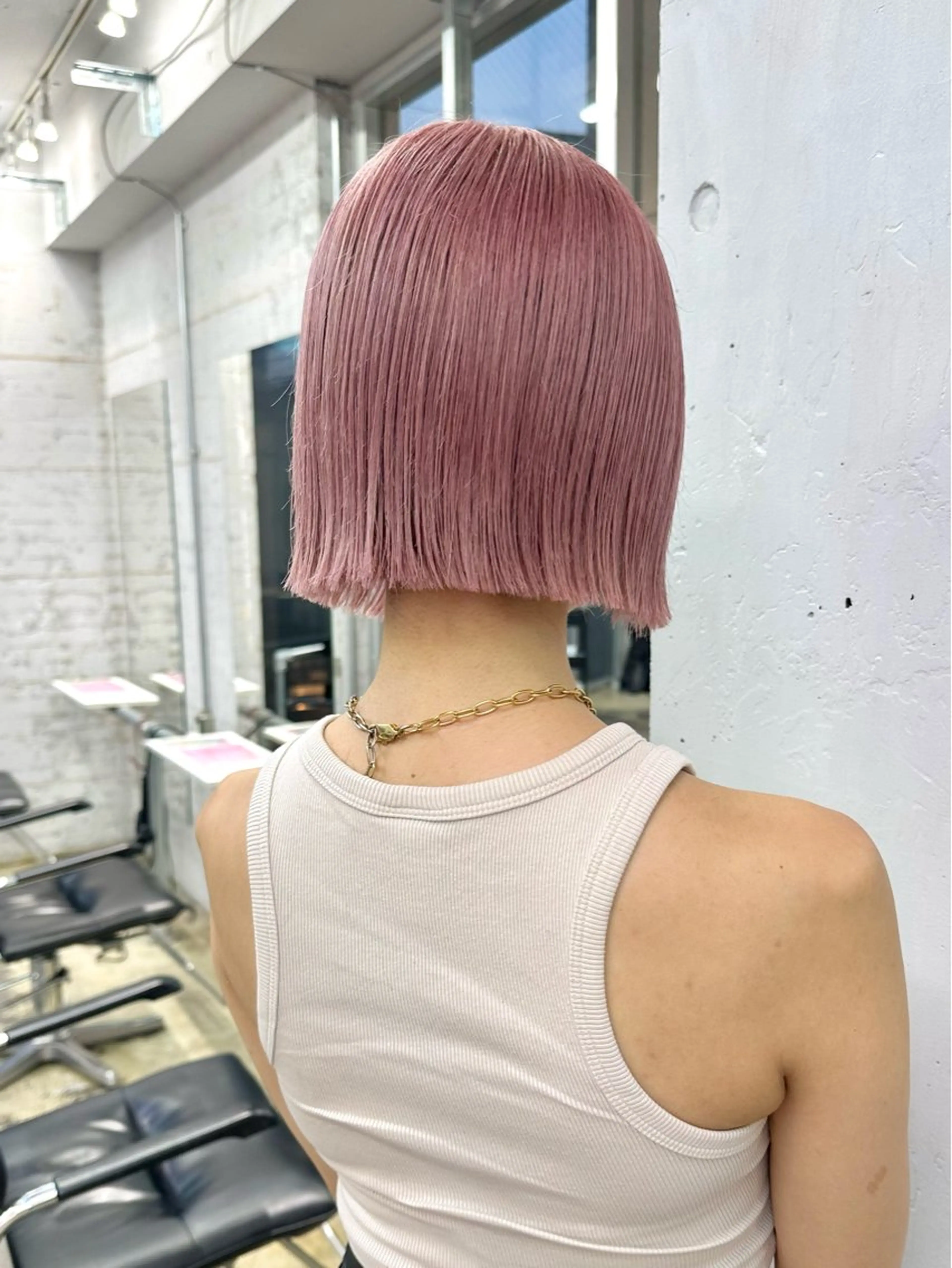 ショート カラー 抜きっぱなしブロンド ササキカズマのヘアスタイル