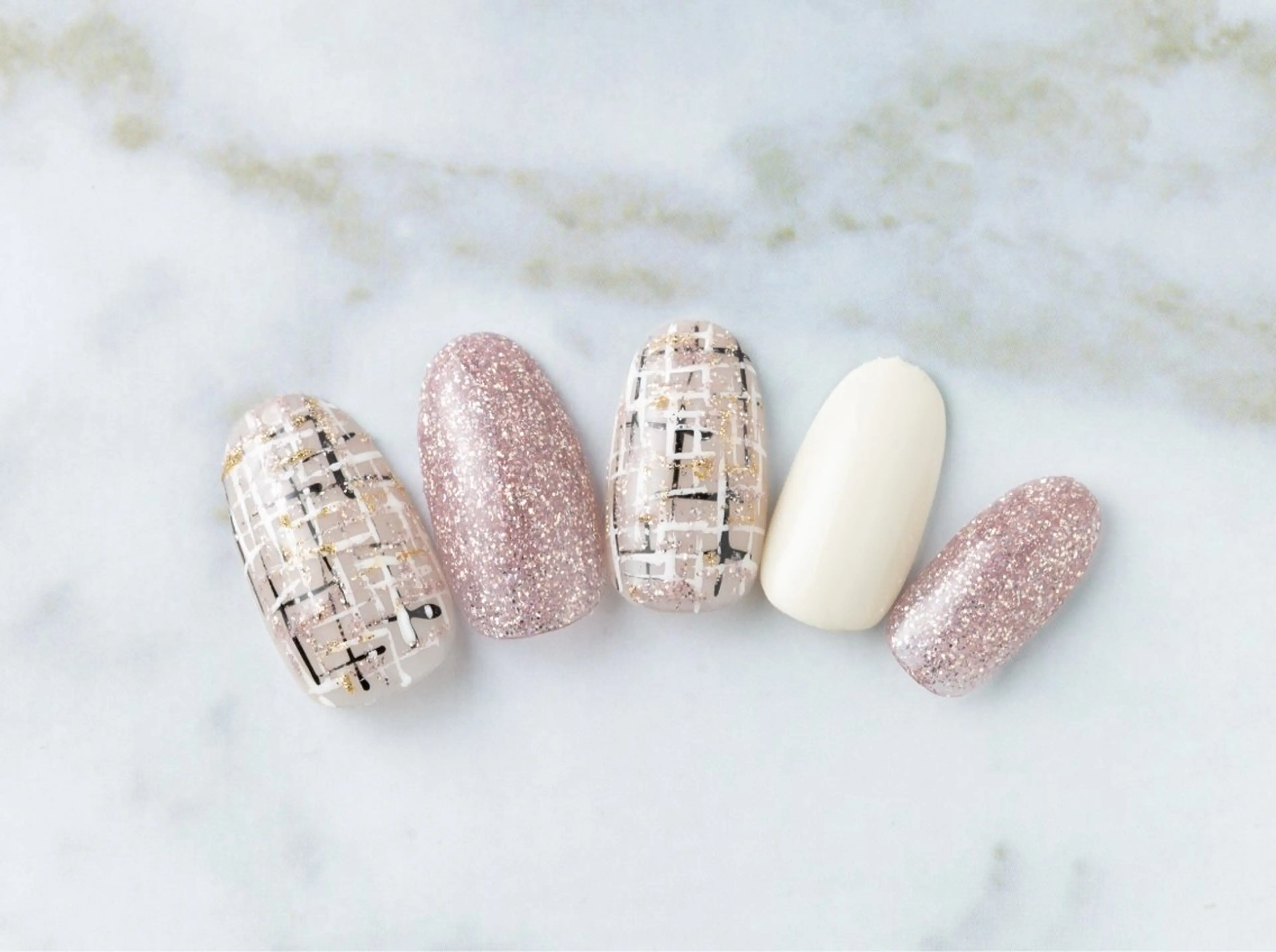 ネイル ハンドネイル ハンドケア NailSalon Auraのネイルデザイン