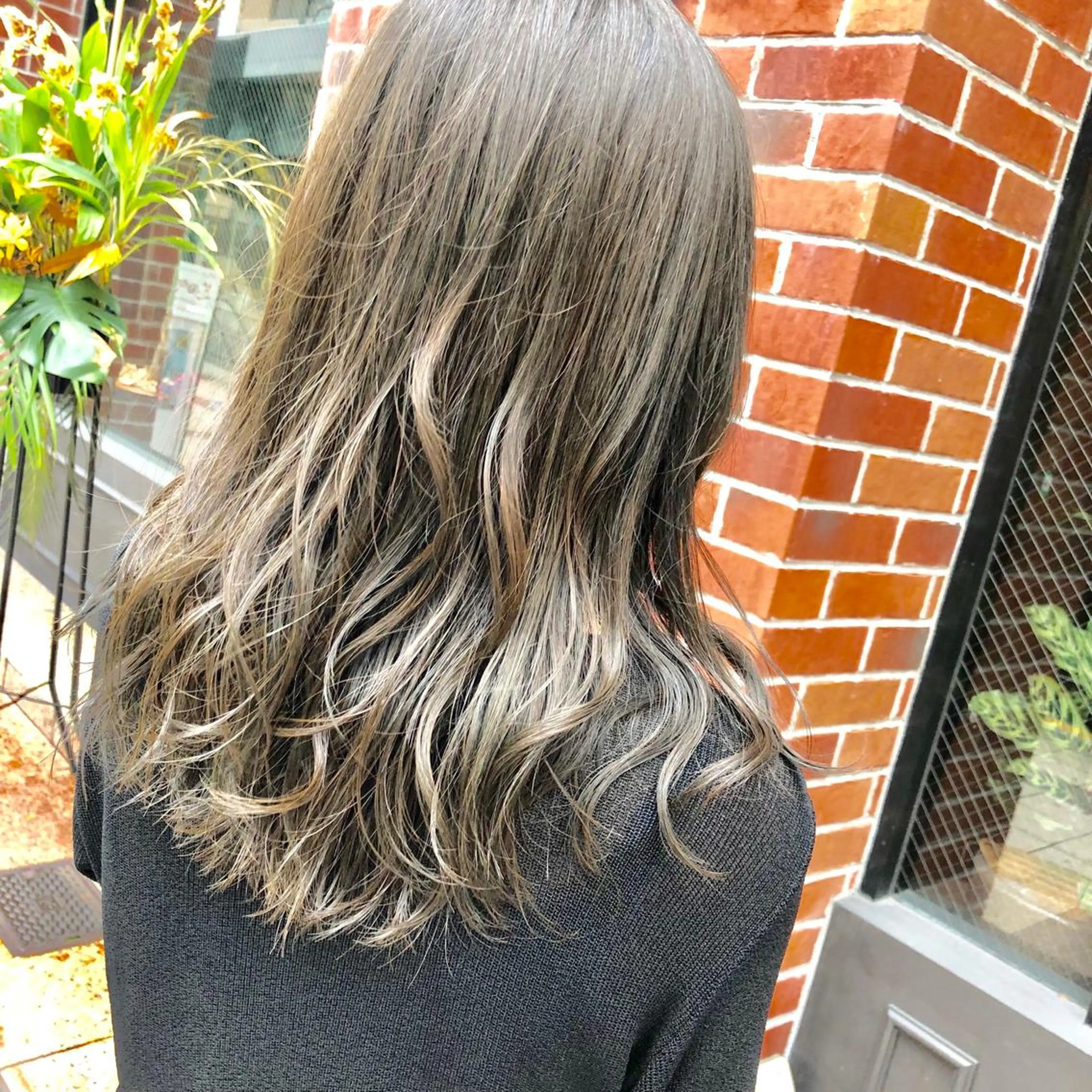 ロング シンタニ ナオトのヘアスタイル
