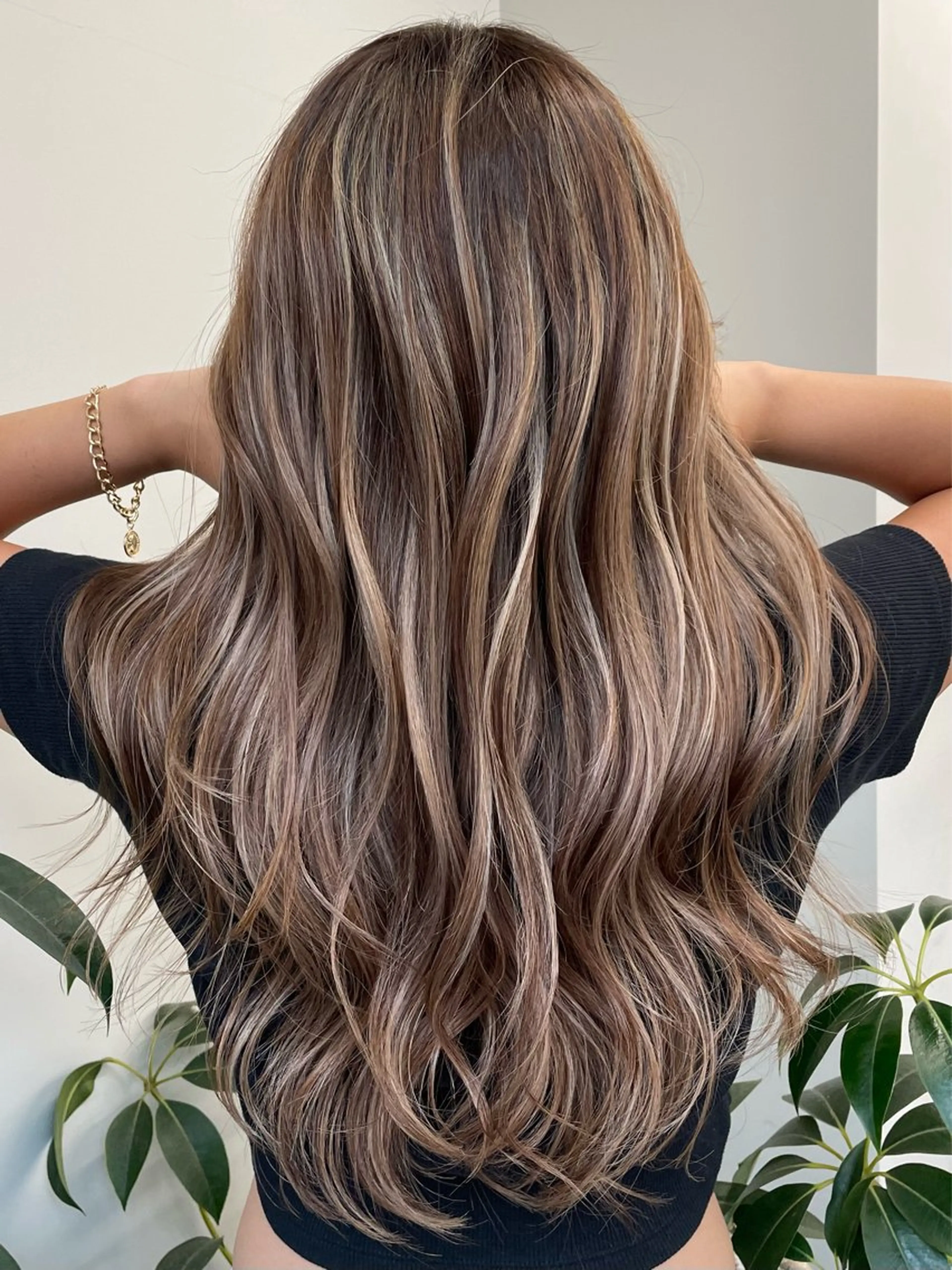 ロング カラー ベージュカラー ブリーチ ブラウンカラー ケアブリーチ カシス ヘアカラー 小顔レイヤー×抜け感 hair／正源のヘアスタイル