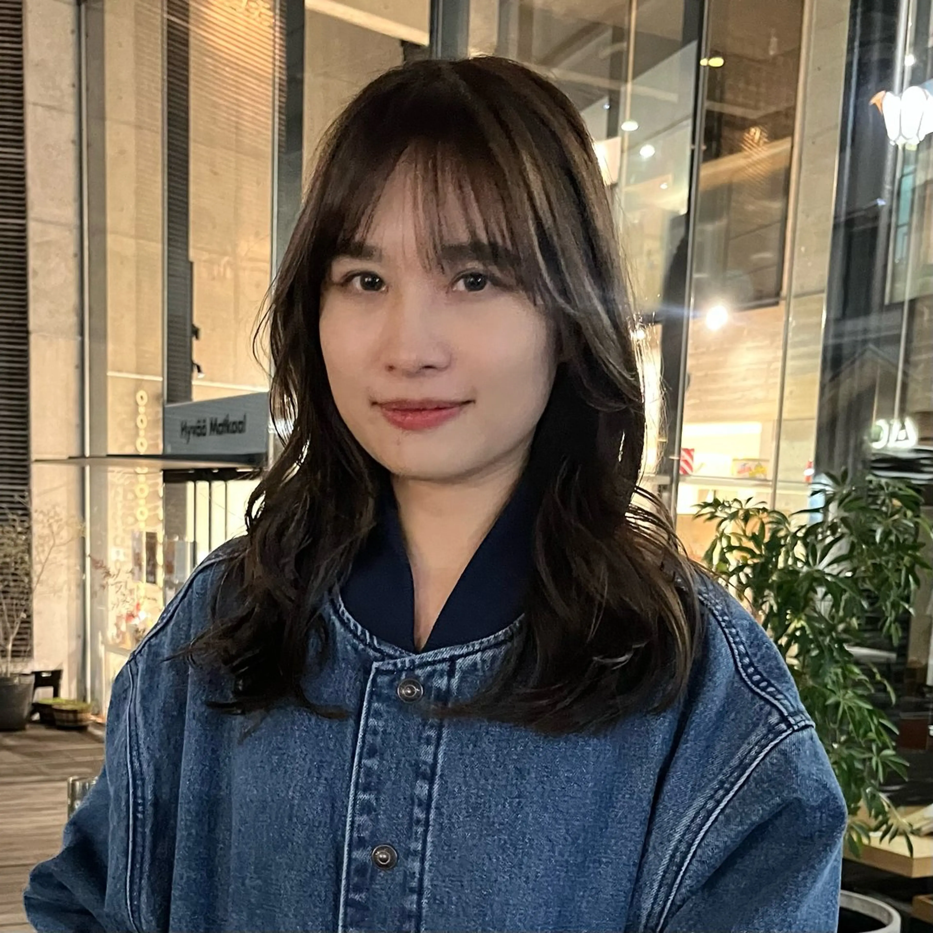 ミディアム カラー 透明感カラー グレージュ 韓国風ヘア レイヤーカット タンバルモリパーマ 礒井メンキのヘアスタイル
