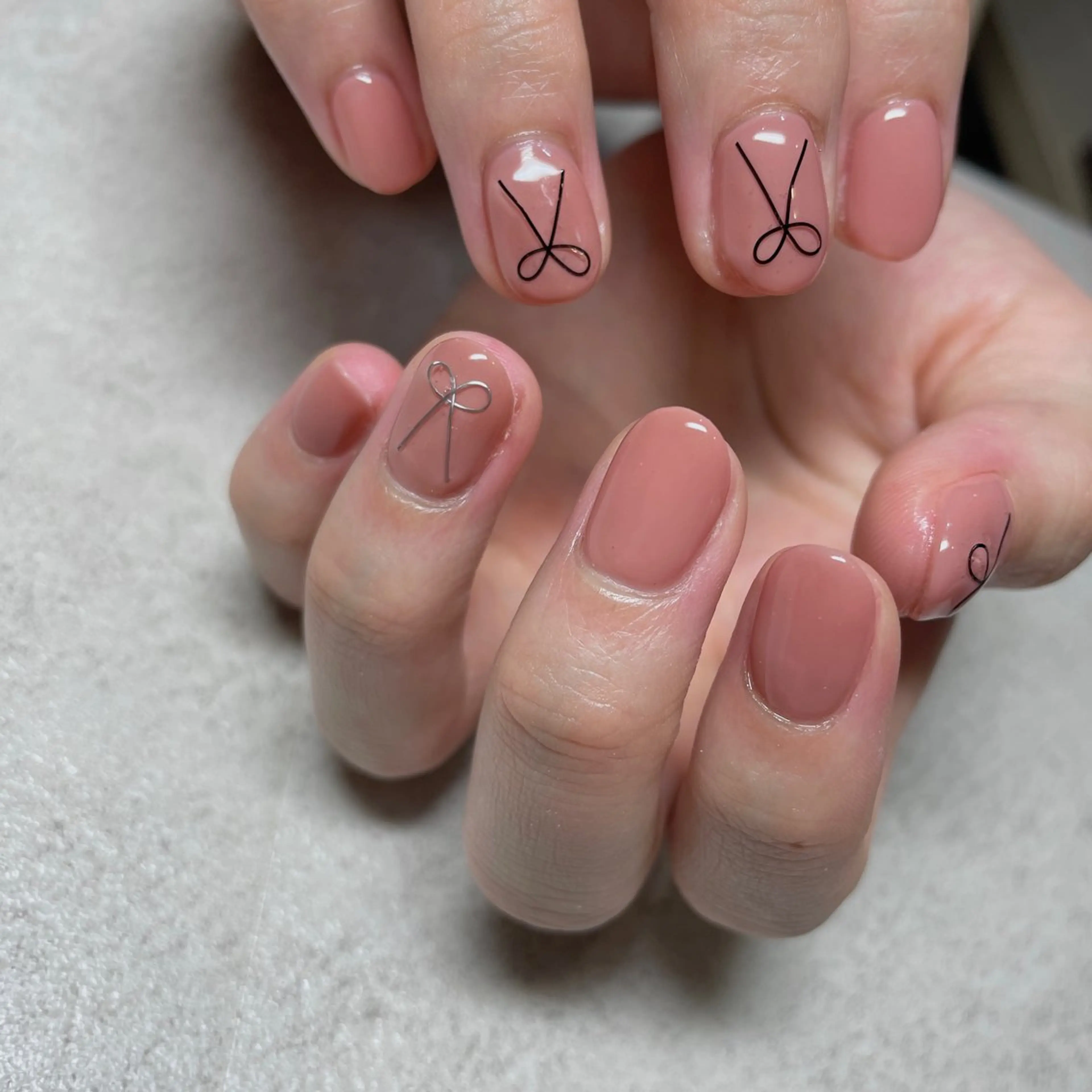 ネイル カジュアル 韓国ネイル オフィスネイル ピンク リボン ハンドネイル acs.n所属・ネイル，耳つぼ 風間すみれのその他イメージ