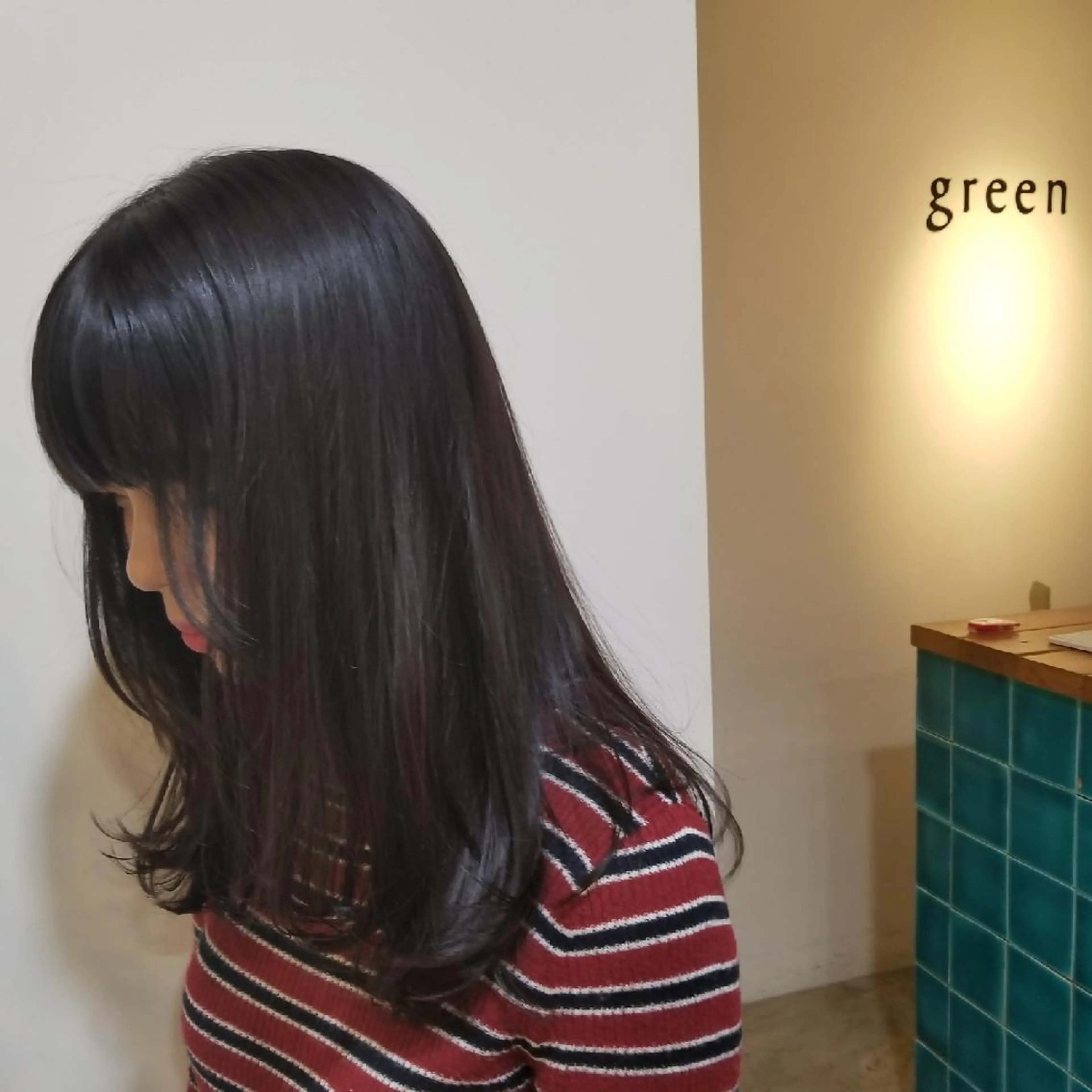 セミロング レイヤーカット salowin渋谷kitaya park前所属・RIKA韓国ヘア/く びれヘア/上品カラーのヘアスタイル