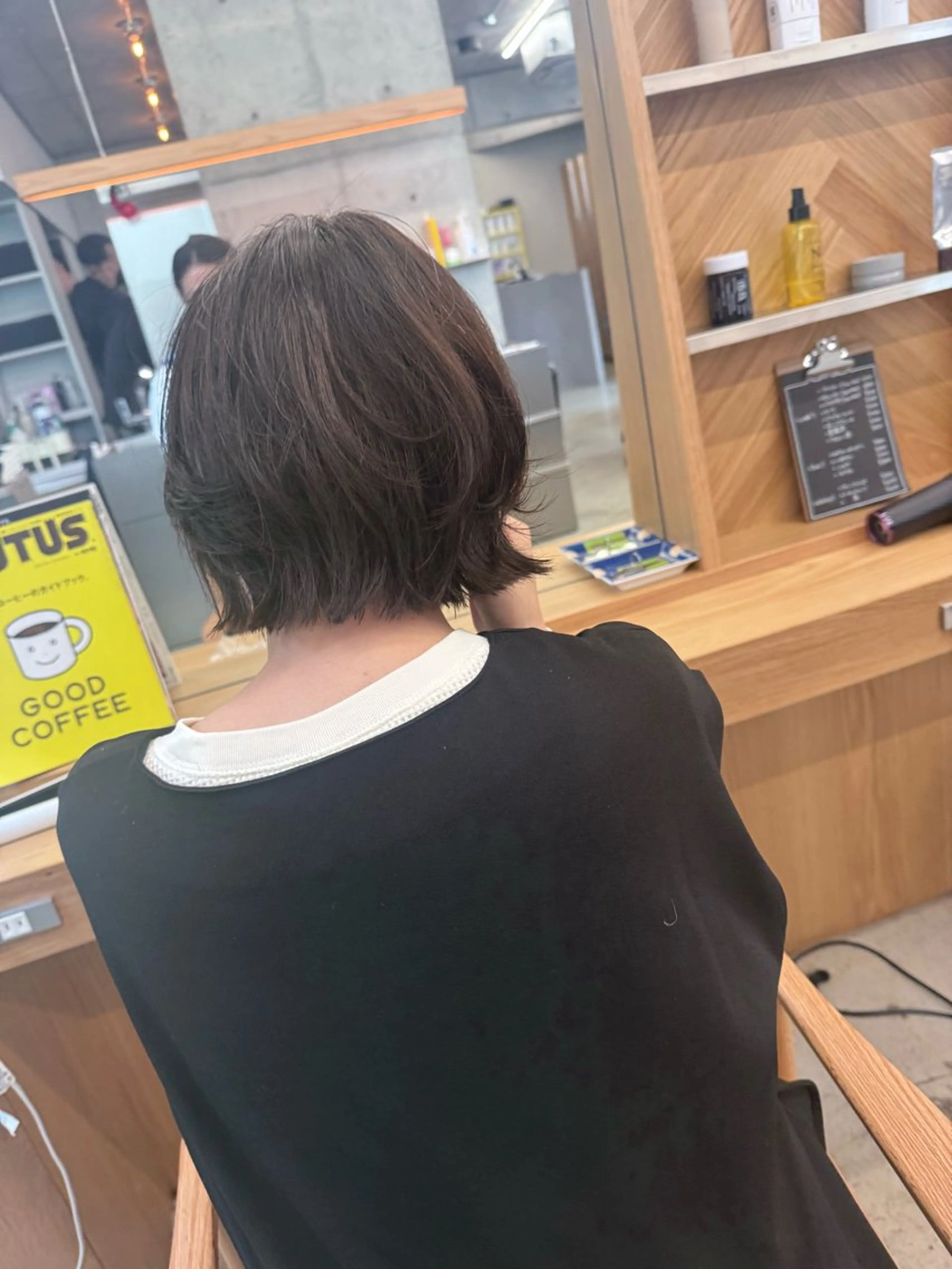 ショート カラー ショートボブ アッシュ ベージュカラー ブリーチ 透明感カラー カット 日本一丁寧なカット/ 小林輝🍀︎のヘアスタイル