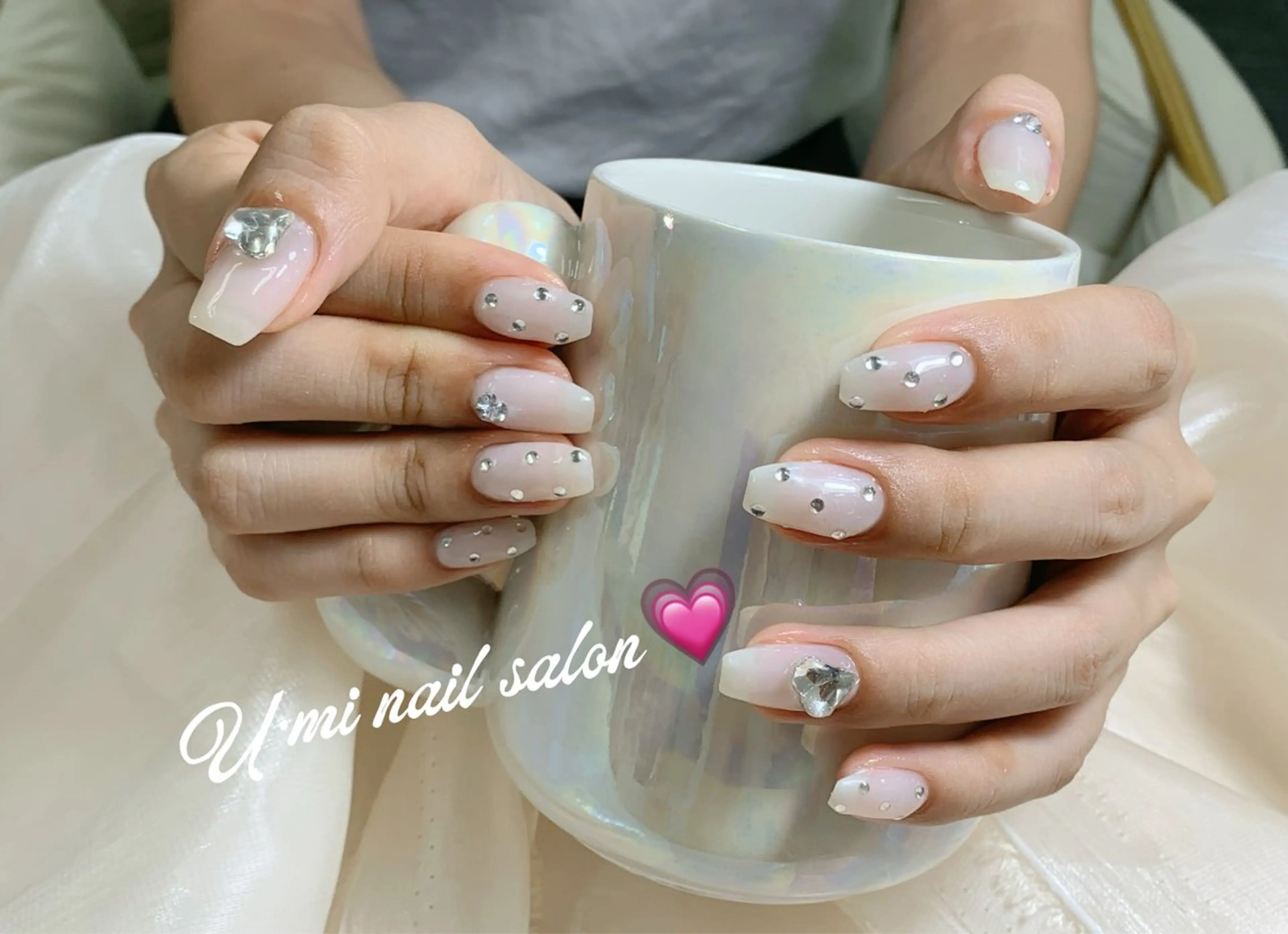 ネイル ワンカラーネイル ストーンネイル ハンドネイル U·Mi nail salon所属・U·Mi 容のネイルデザイン