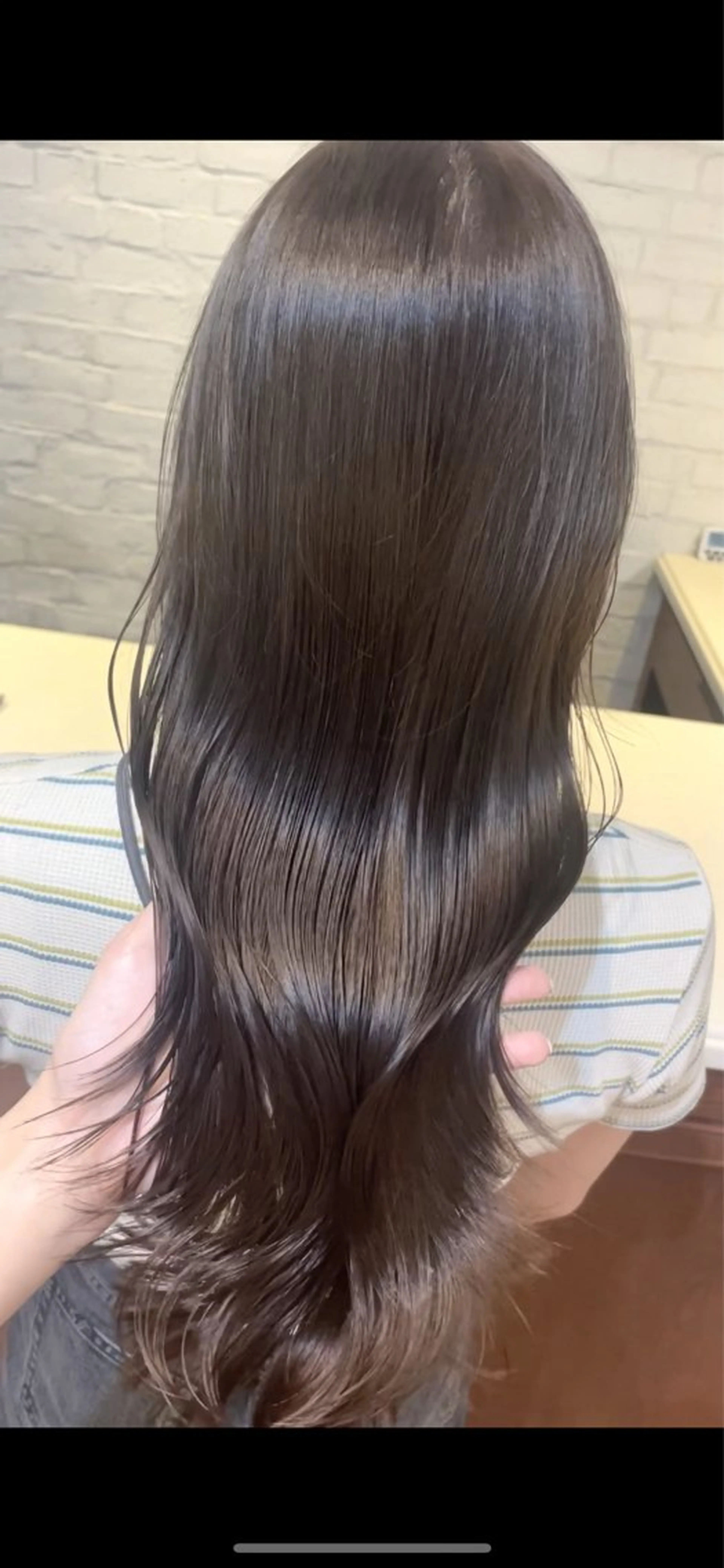 ロング カラー ベージュカラー ブリーチ グレージュ ブリーチなしカラー カット ヘアカラー トリートメント BEBE所属・ブリーチなし 透明感カラーKANAのヘアスタイル