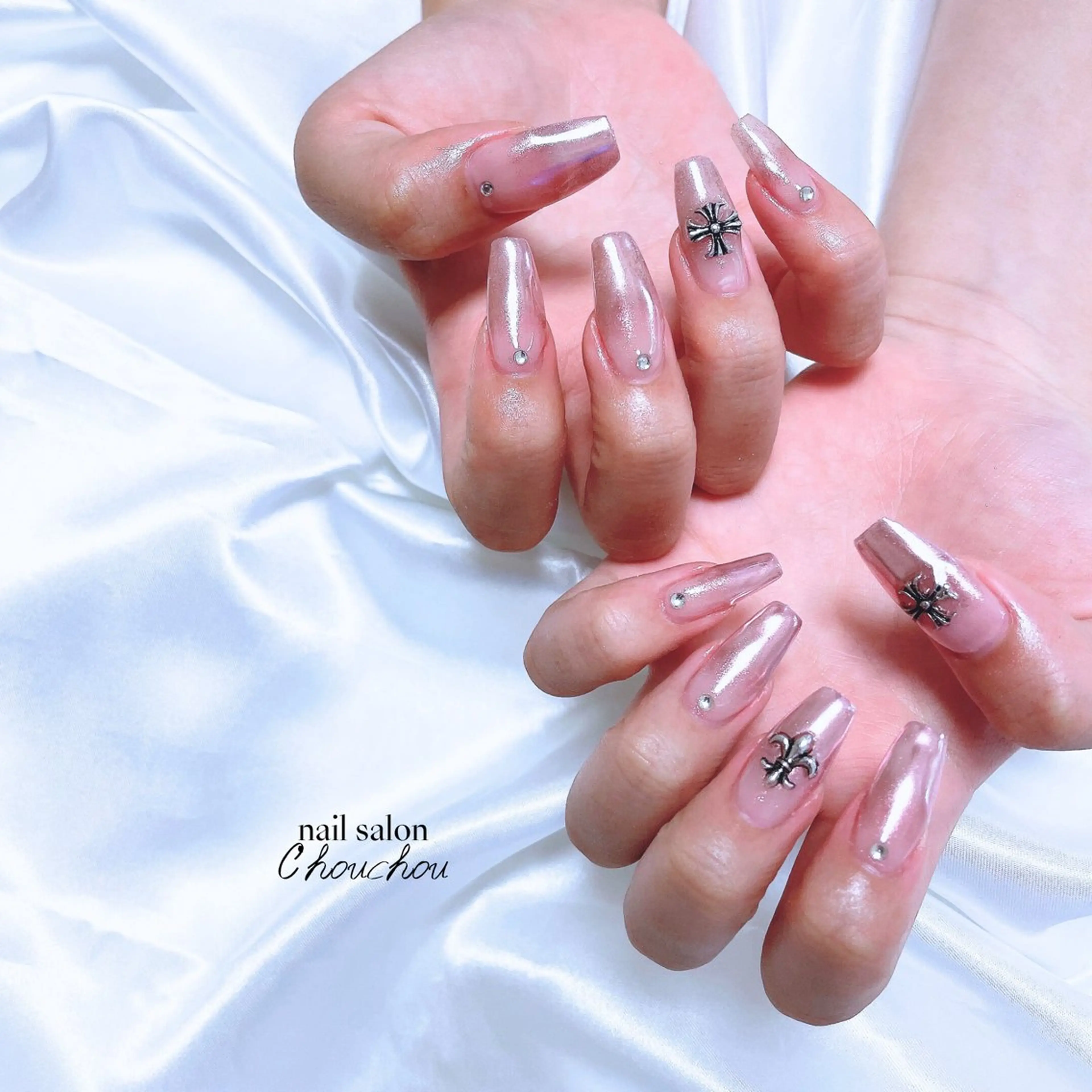 ネイル ミラーネイル C'hou chouのネイルデザイン