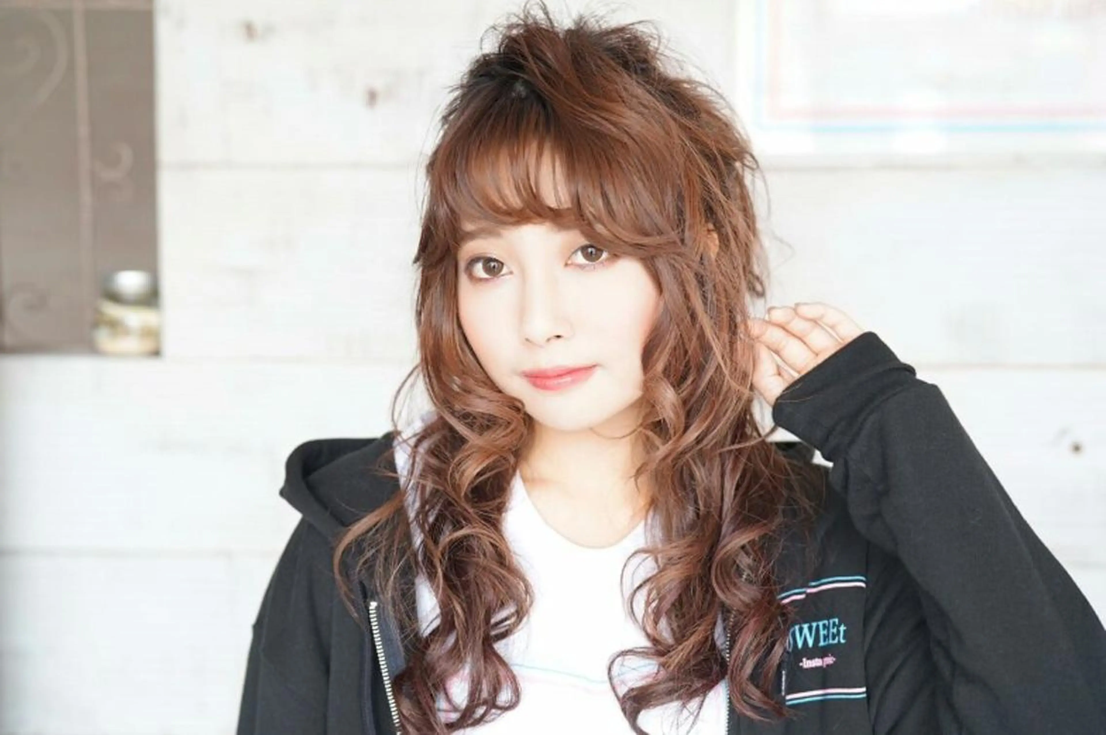 セミロング カラー パーマ ヘアアレンジ 韓国風レイヤー ハイトーンRYOTAのヘアスタイル