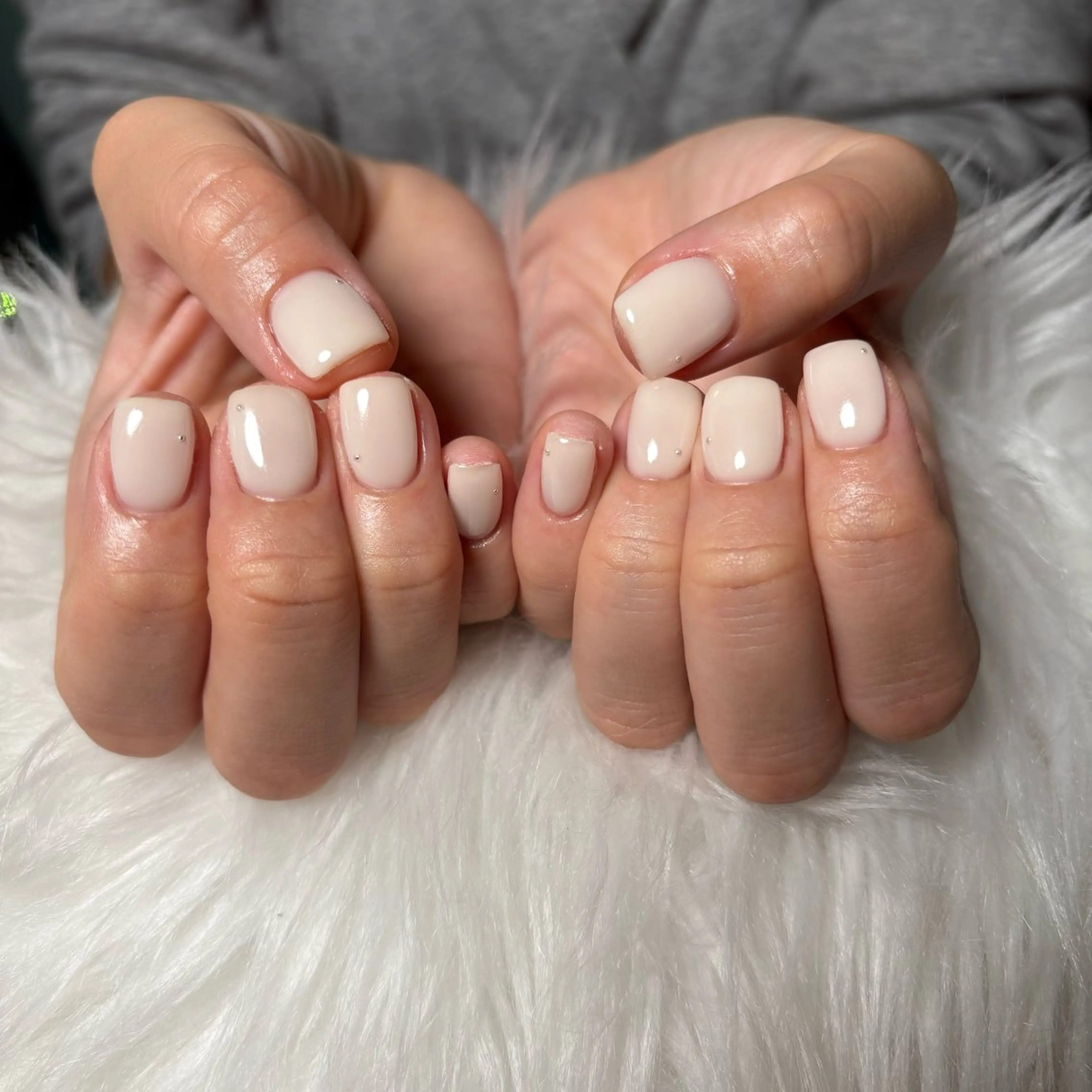 ネイル ホワイト ハンドネイル nail salon Libertyのネイルデザイン