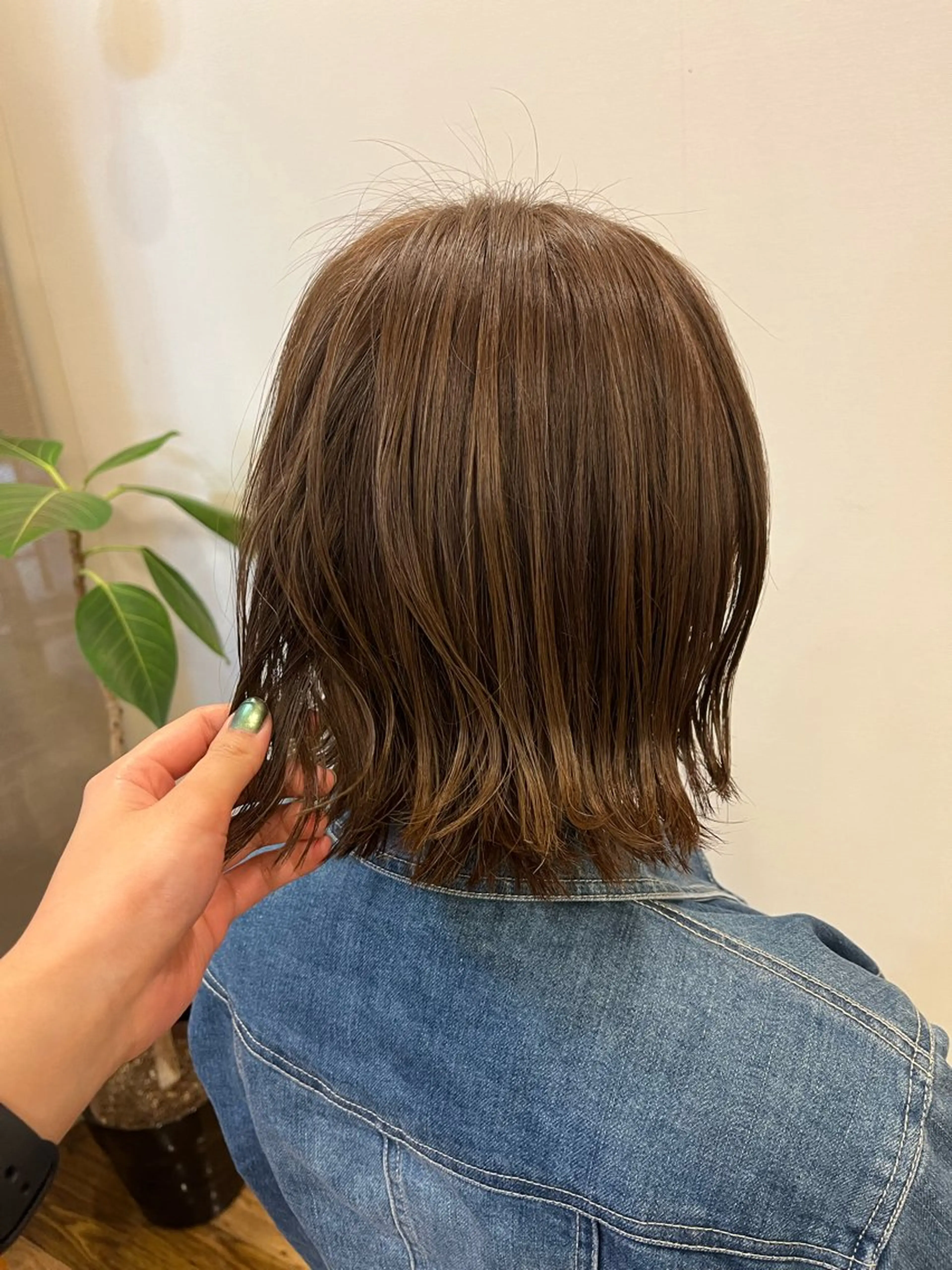 💚ナチュラルハイライトカラー🩵×似合わせカットの写真
