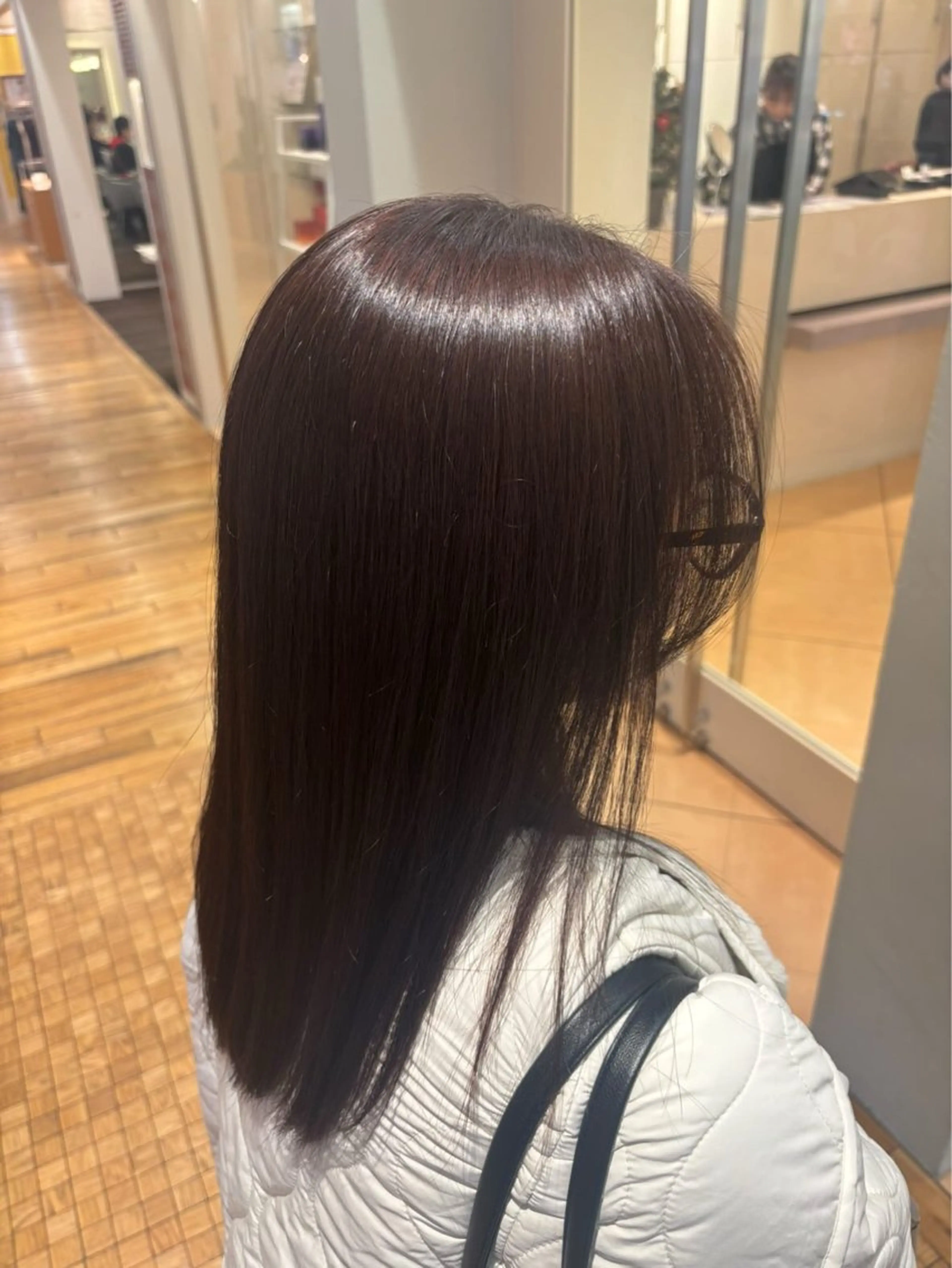 カラー 三富 陽菜のヘアスタイル
