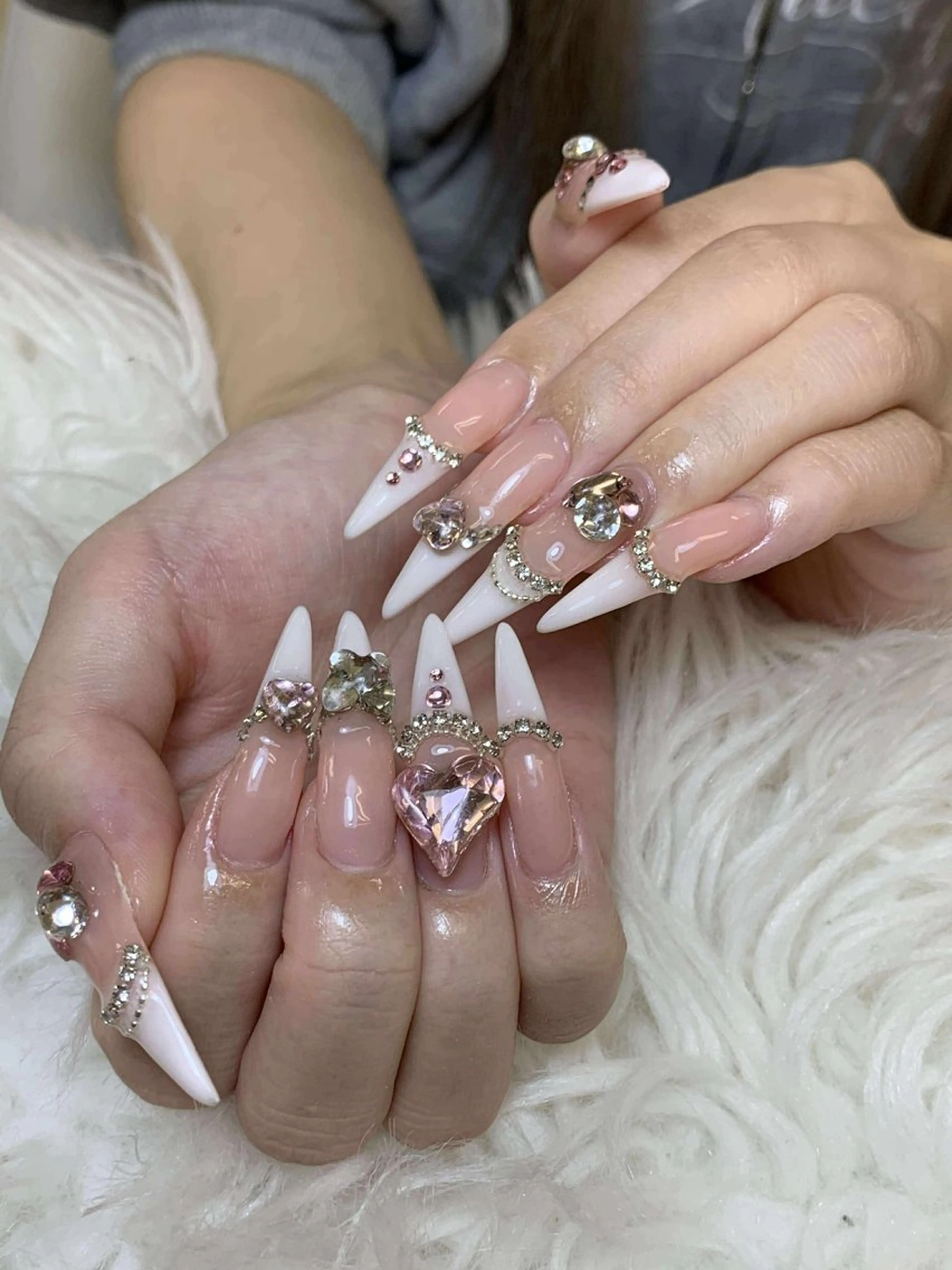 ネイル ハンドネイル ゴテゴテネイルサロン所属・ゴテゴテ ネイルのネイルデザイン