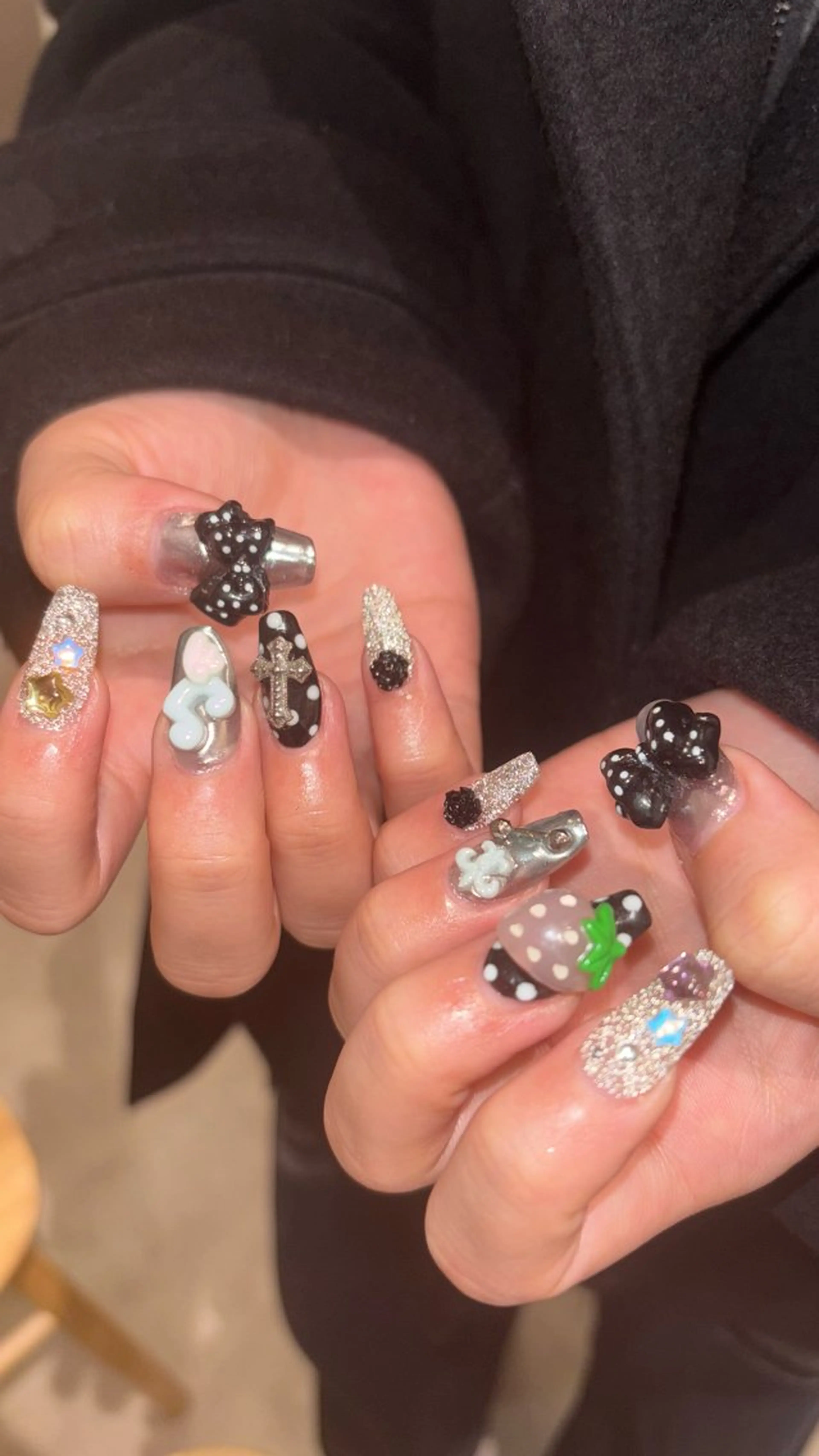 ネイル ハンドネイル 🐬Cxxu° Nail✝️のネイルデザイン