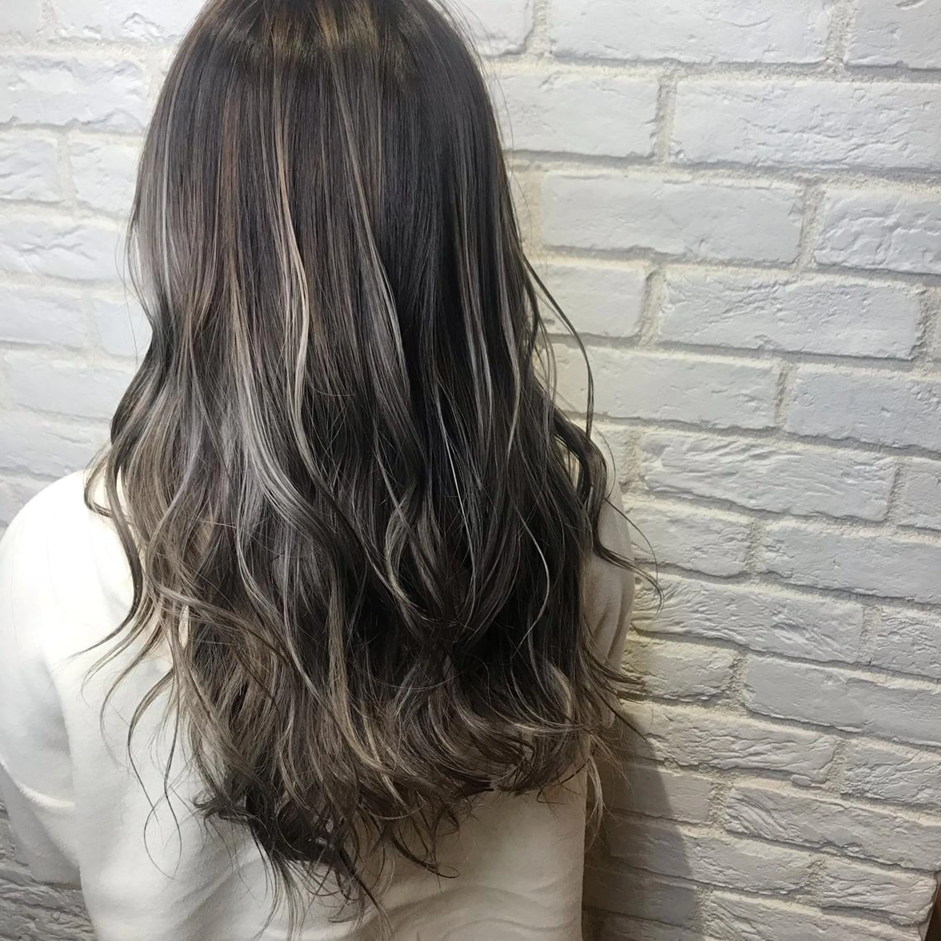 ロング カラー ヘアカラー トリートメント TRUCK トラックのヘアスタイル