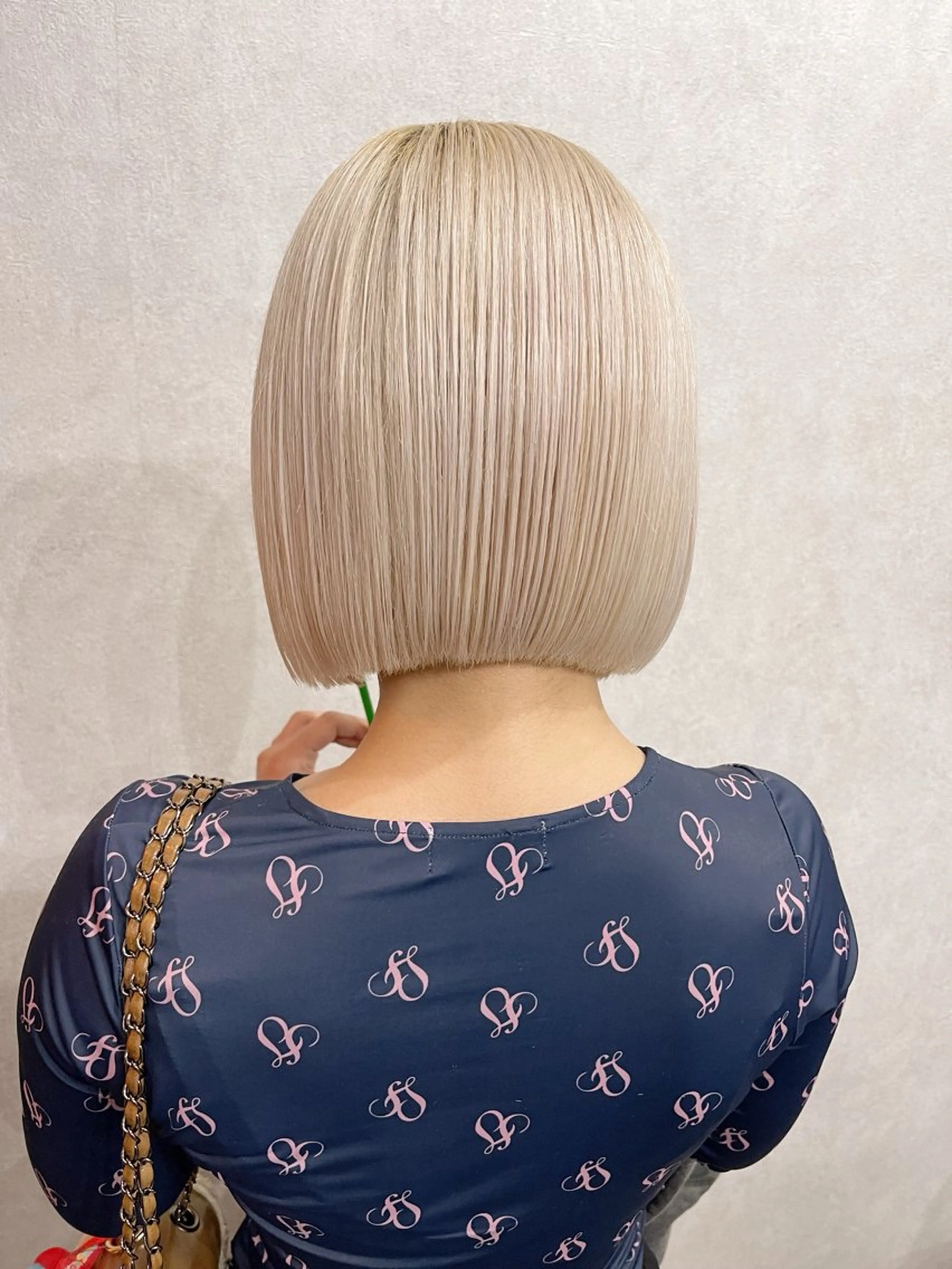 ミディアム カラー ベージュカラー ホワイトベージュ ボブ ヘアカラー トリートメント AiM 大名のヘアスタイル