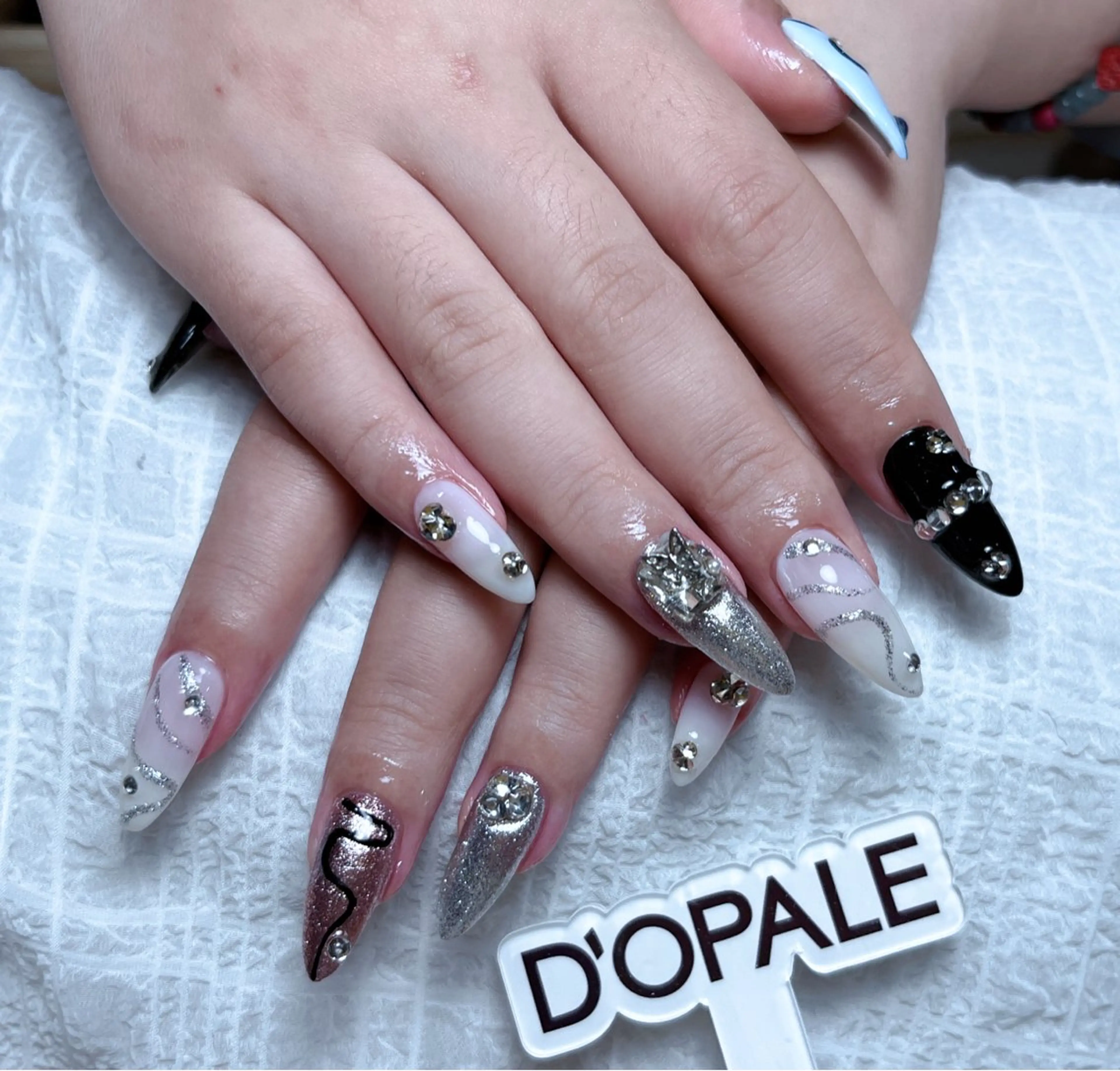 ネイル ハンドネイル DOPALE 上野店サロンのネイルデザイン