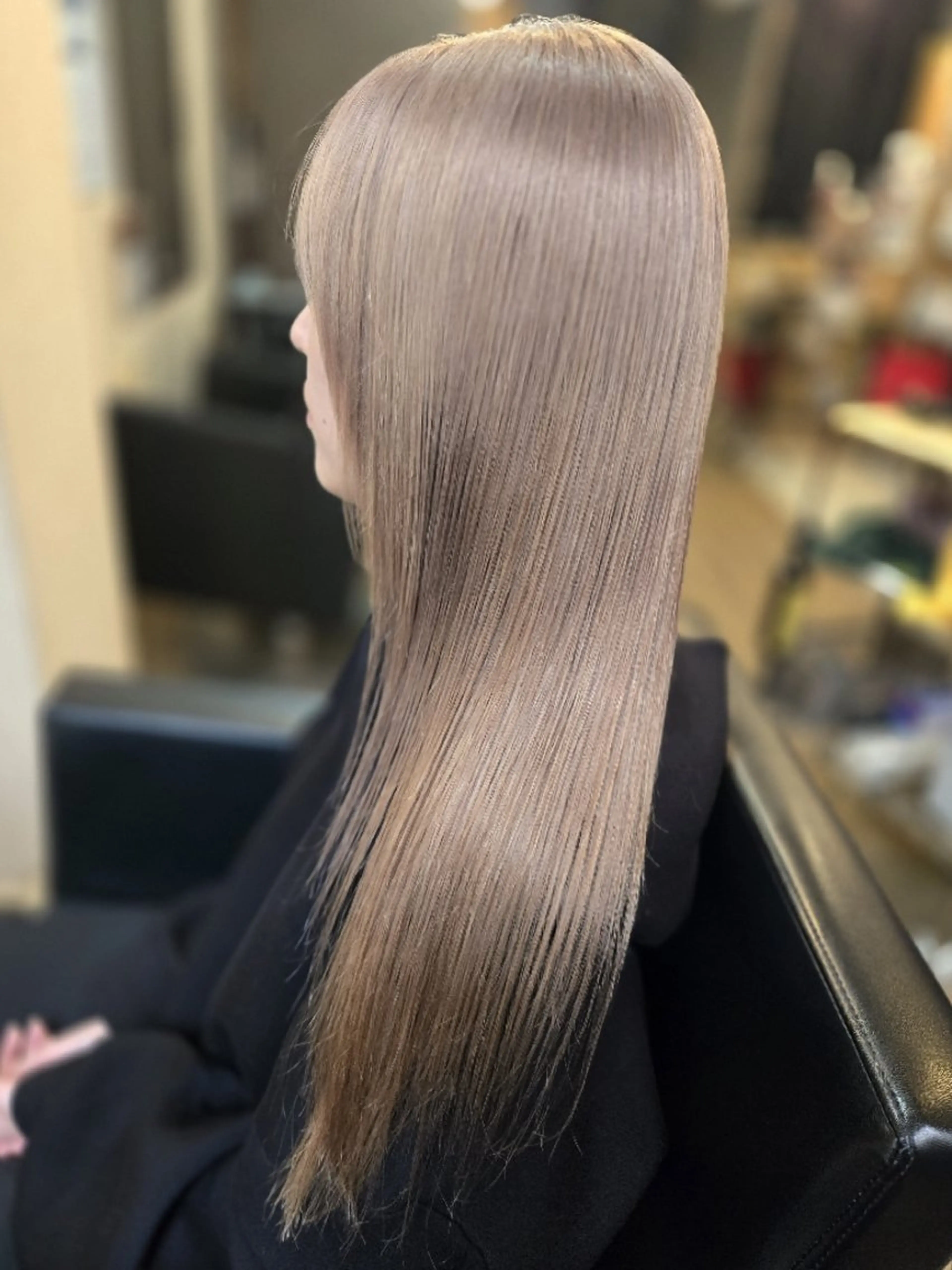 ロング カラー ベージュカラー ミルクティーベージュ SevenQuarter所属・セブン クォーターのヘアスタイル