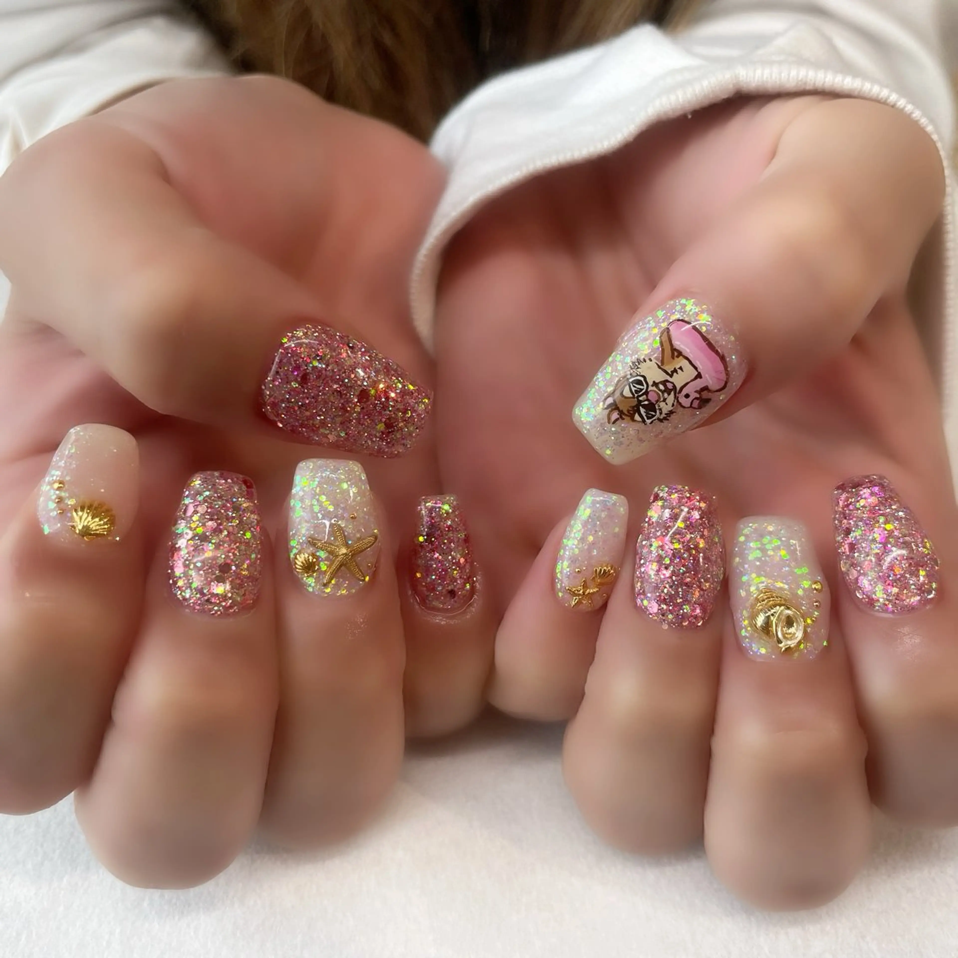 ネイル ハンドネイル 🌈🐰 saki. m 🐰🌈のネイルデザイン