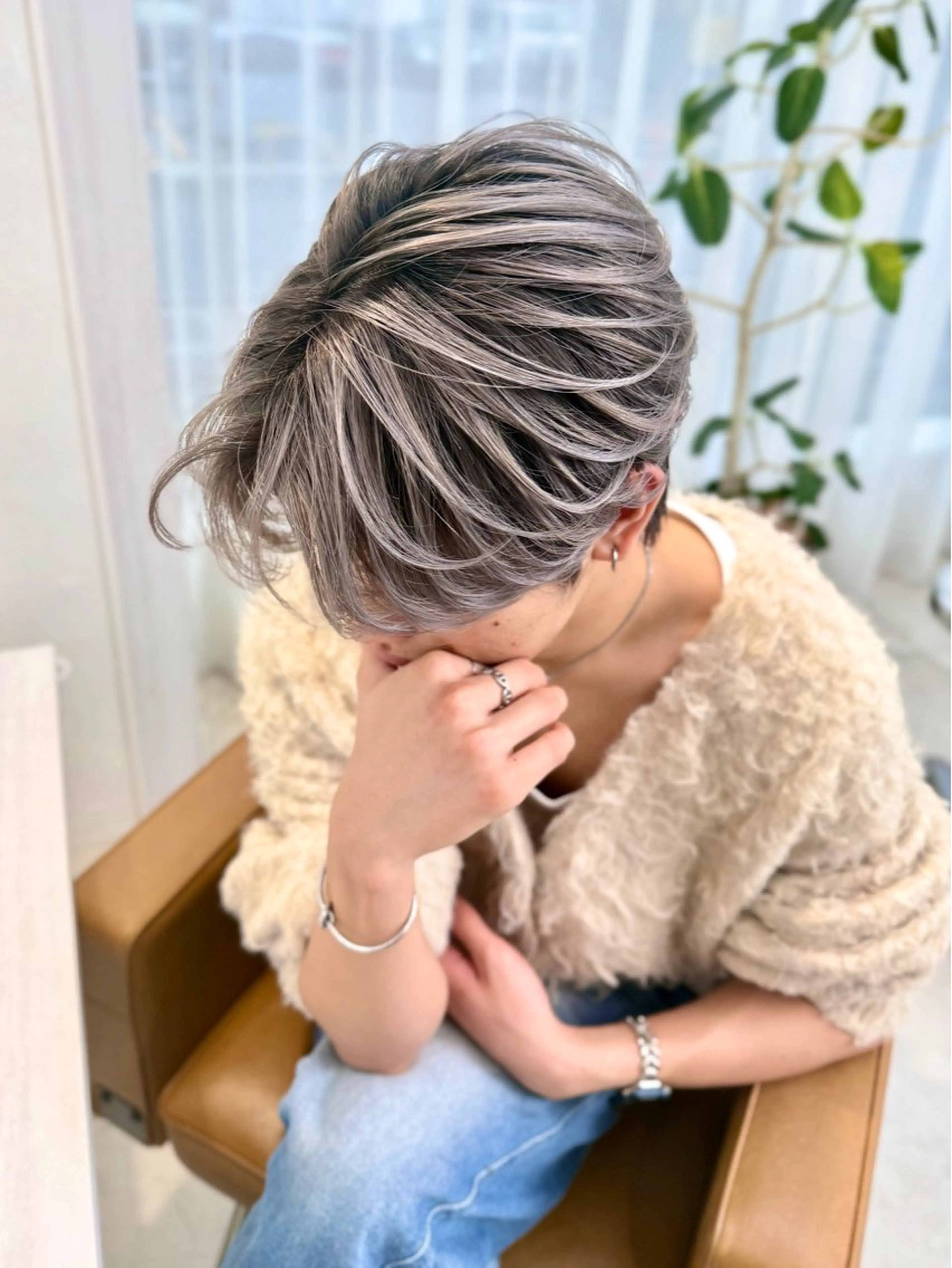 ミディアム カラー メンズ メンズバレイヤージュ バレイヤージュ レイヤーカット カット ヘアカラー トリートメント バレイヤージュ/ シャドウルーツ/安室のヘアスタイル