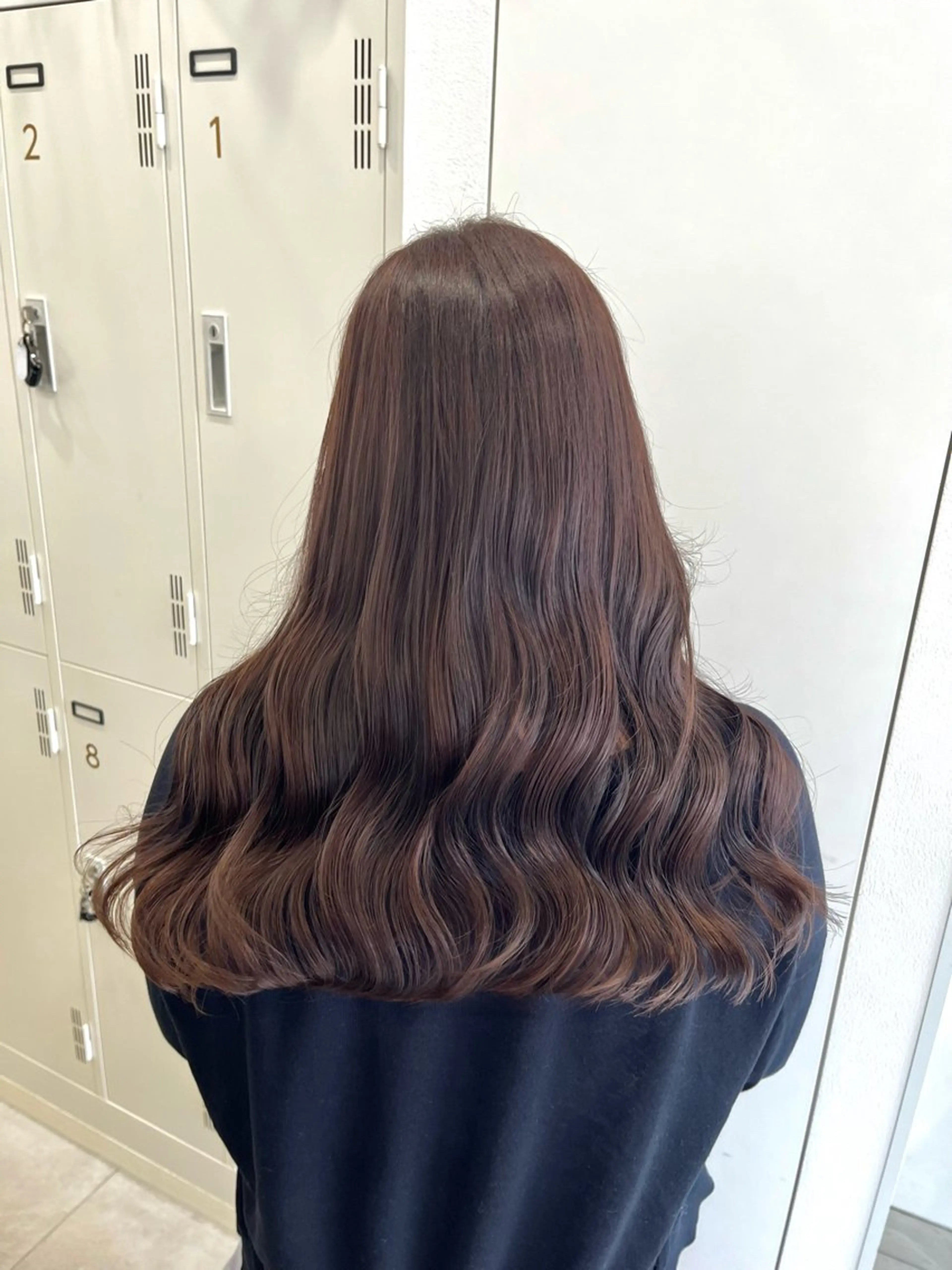 感動体験🤍meiイチオシ🤍透明感たっぷりツヤカラー+感激の手触り🤍フローディアトリートメントの写真