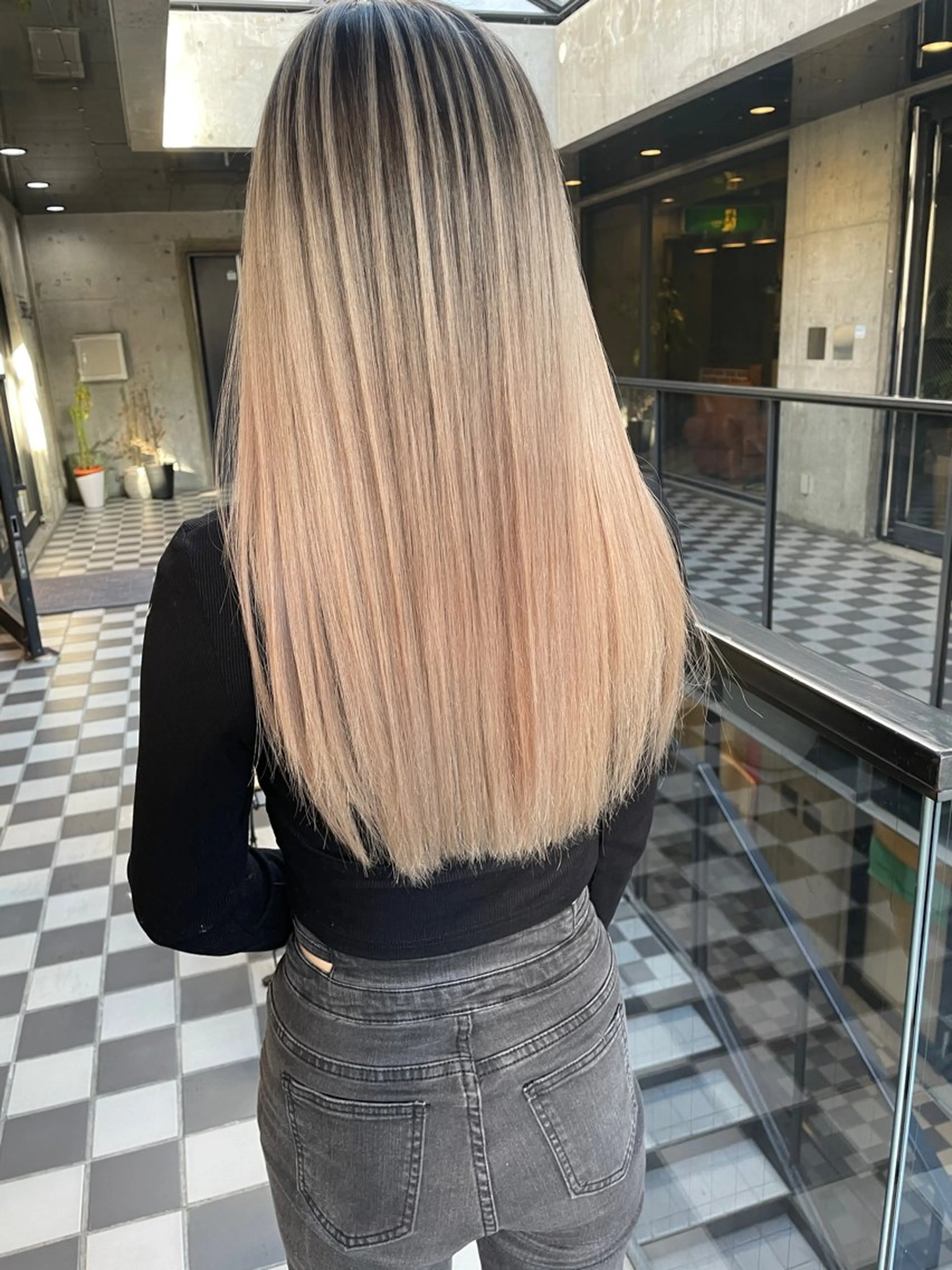 ロング カラー バレイヤージュ ベージュカラー 外国人風カラー レイヤーカット ヘアカラー トリートメント 🌺KANA🇺🇸 海外トレンドヘアのヘアスタイル