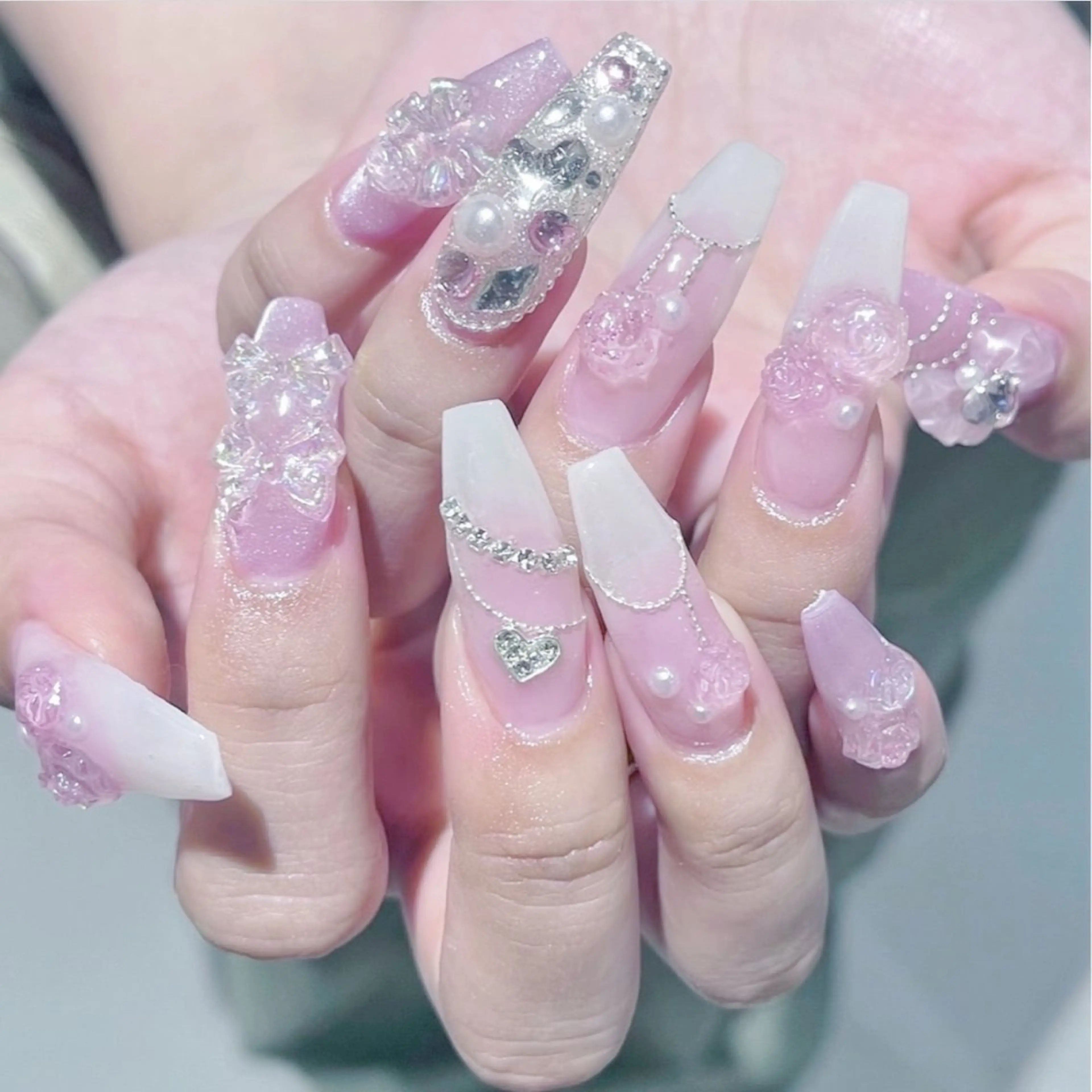 ネイル アニマル柄 オーロラネイル チークネイル フラッシュネイル ジェルネイル ハンドネイル Lina所属・Hina Nailのネイルデザイン