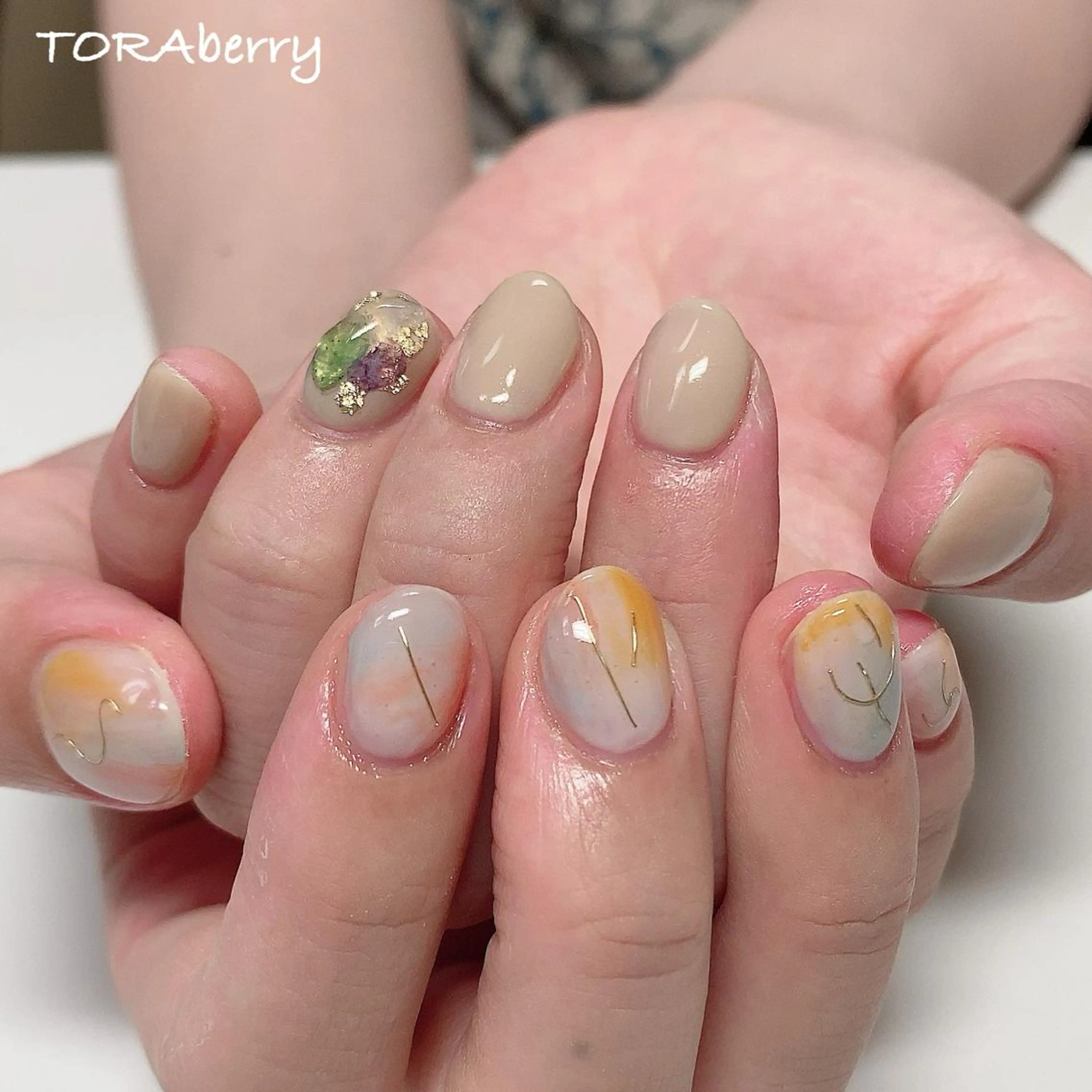 ネイル ニュアンスネイル ハンドネイル ネイリスト なつみのネイルデザイン