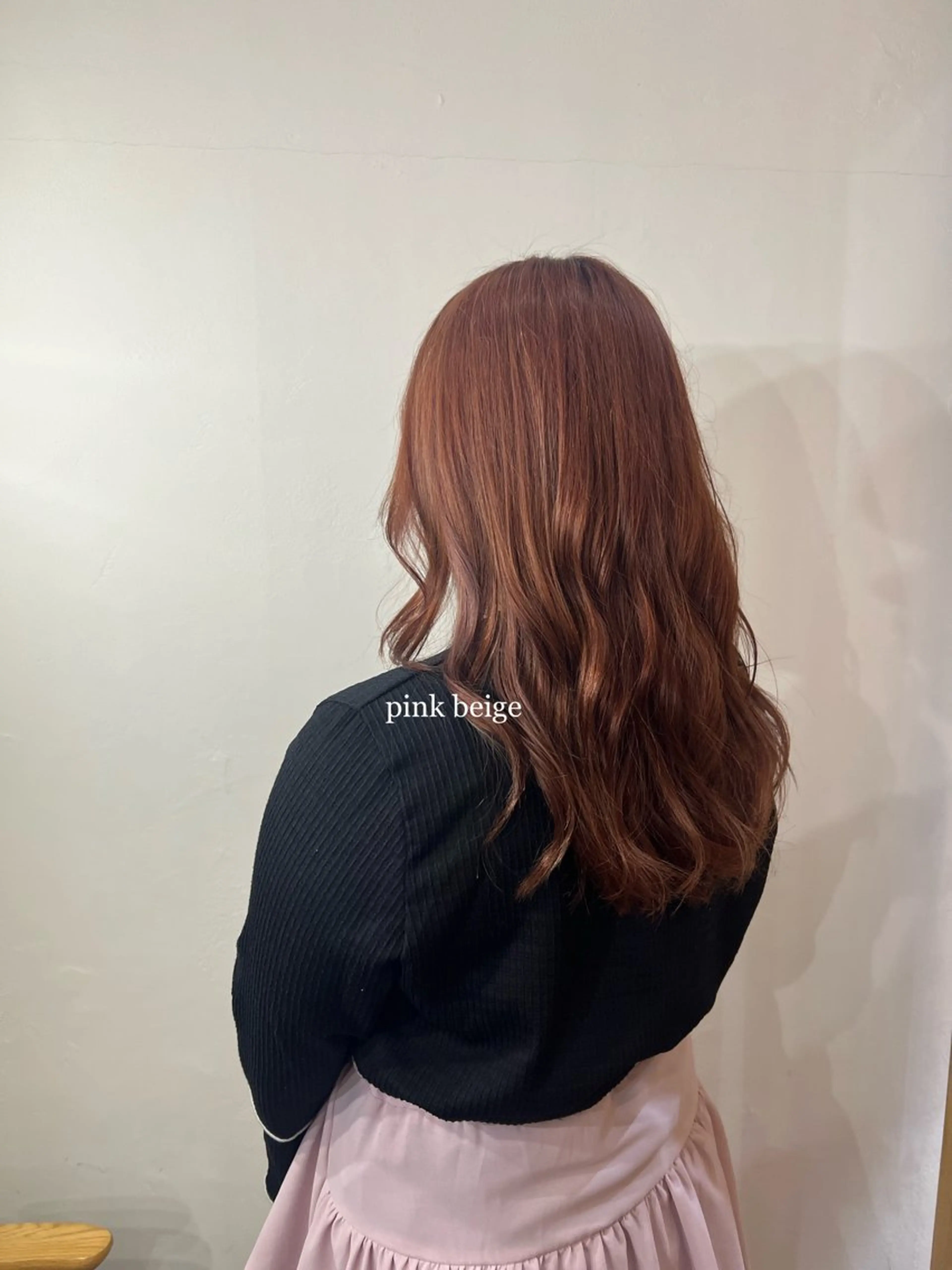 ロング カラー ベージュカラー ブリーチ ピンクカラー ピンクベージュ 坪井咲姫/ベージュ カラー/暖色カラーのヘアスタイル