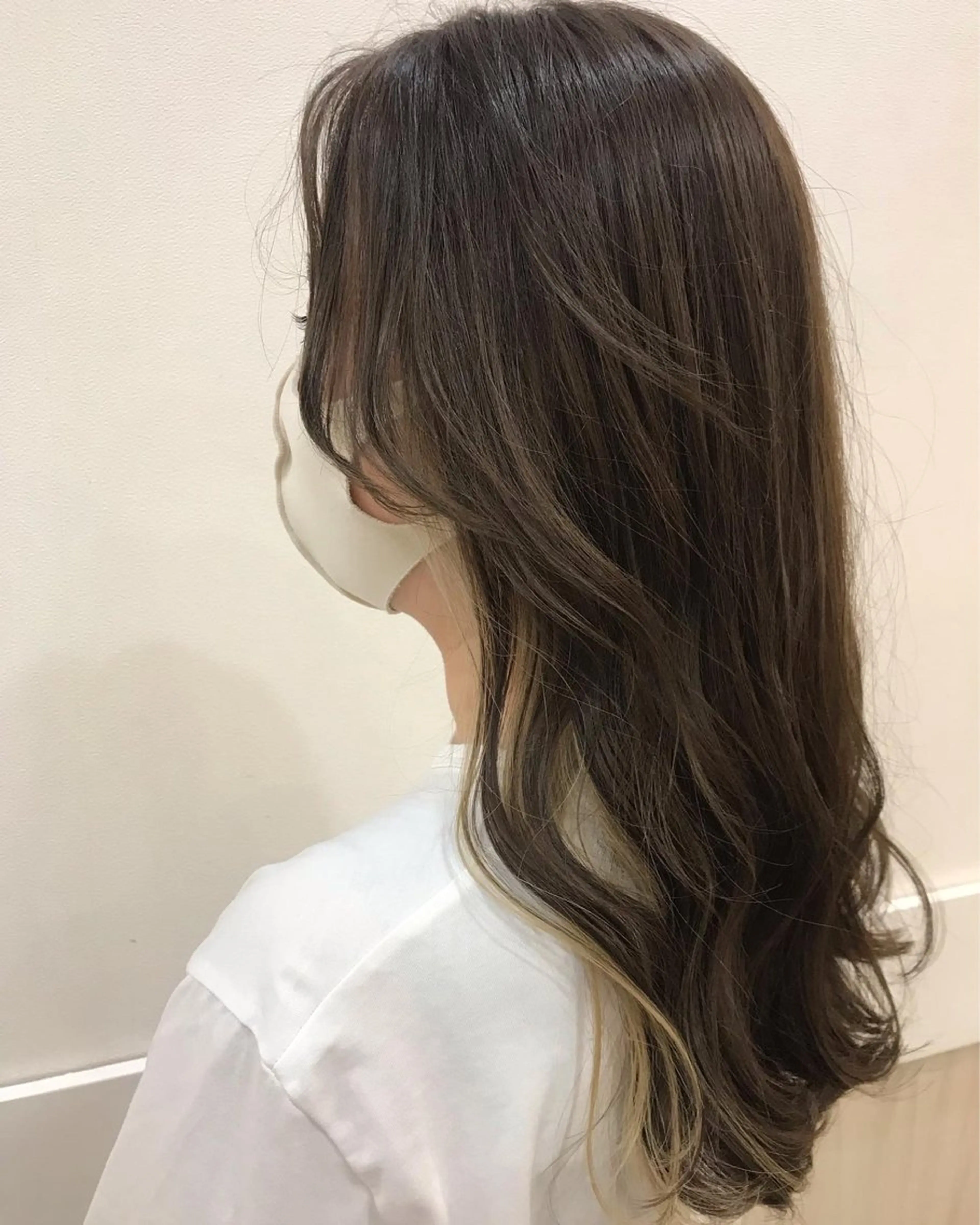 セミロング ヘアカラー yukari 艶髪ヘアのヘアスタイル
