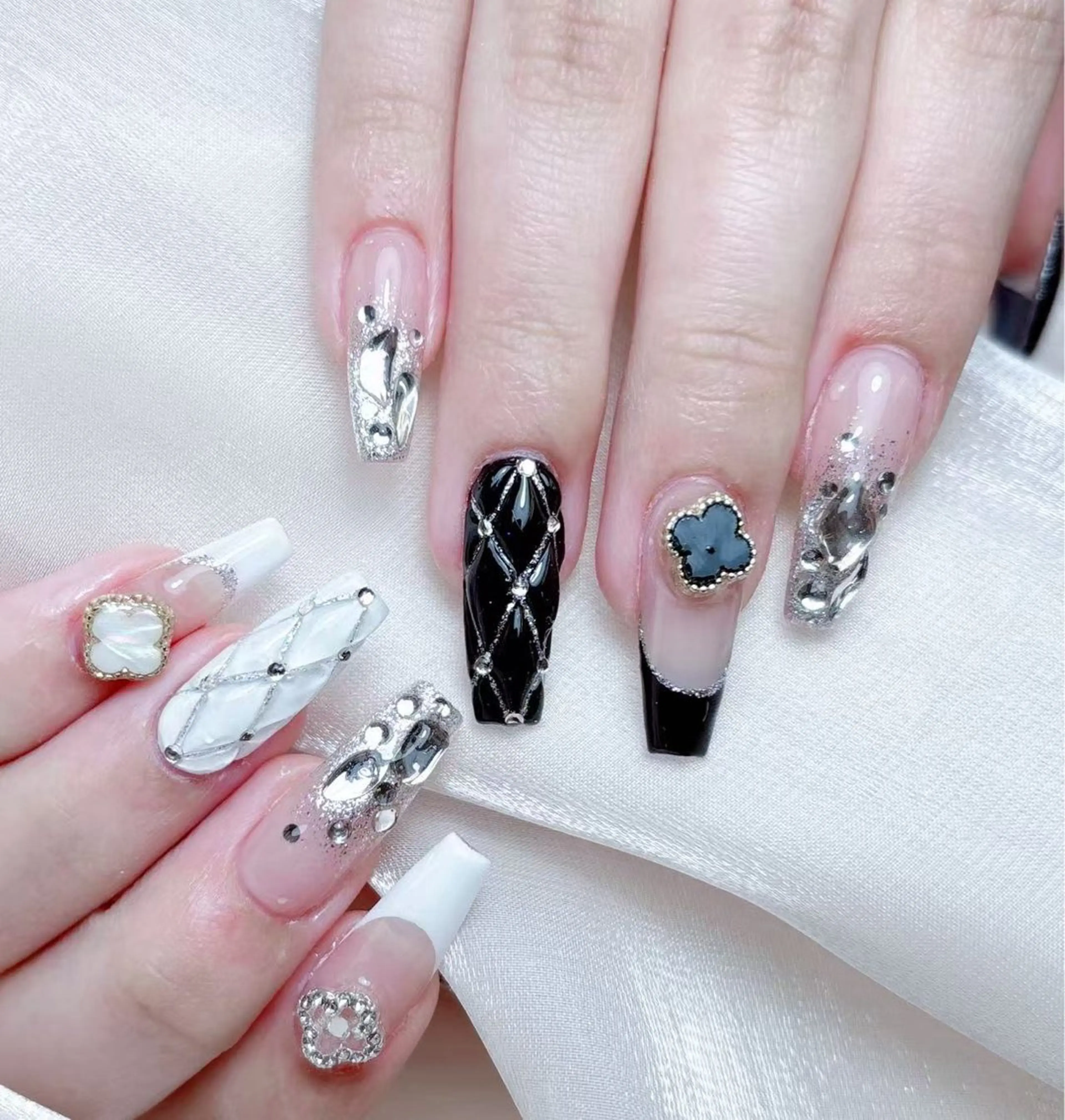 ネイル ハンドネイル Aura Nail 長さだし/パラジェルのネイルデザイン