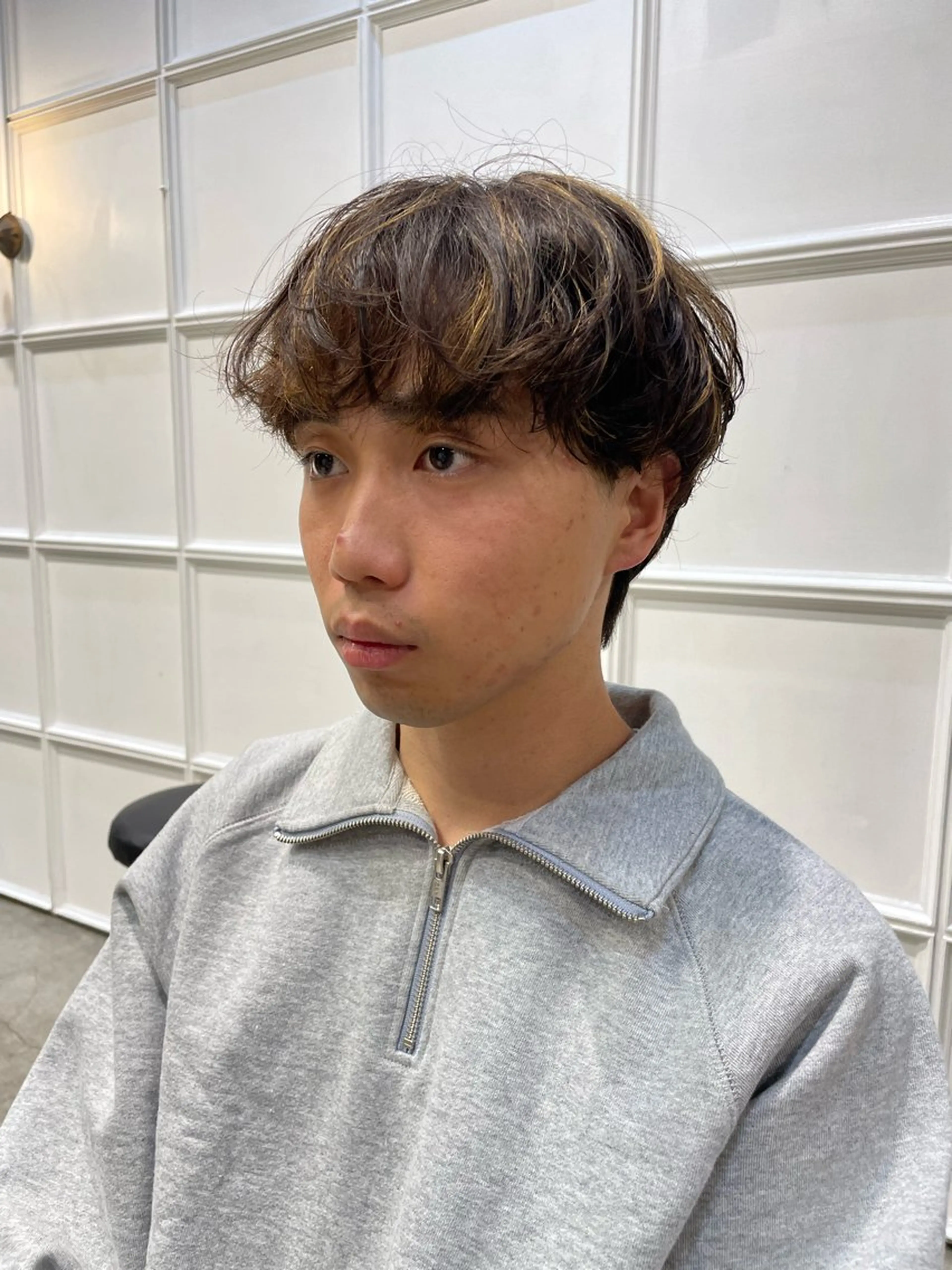 ショート カラー パーマ ヘアアレンジ メンズ メンズパーマ プードルパーマ プードルパーマ madokaレイヤー /暖色カラーのヘアスタイル